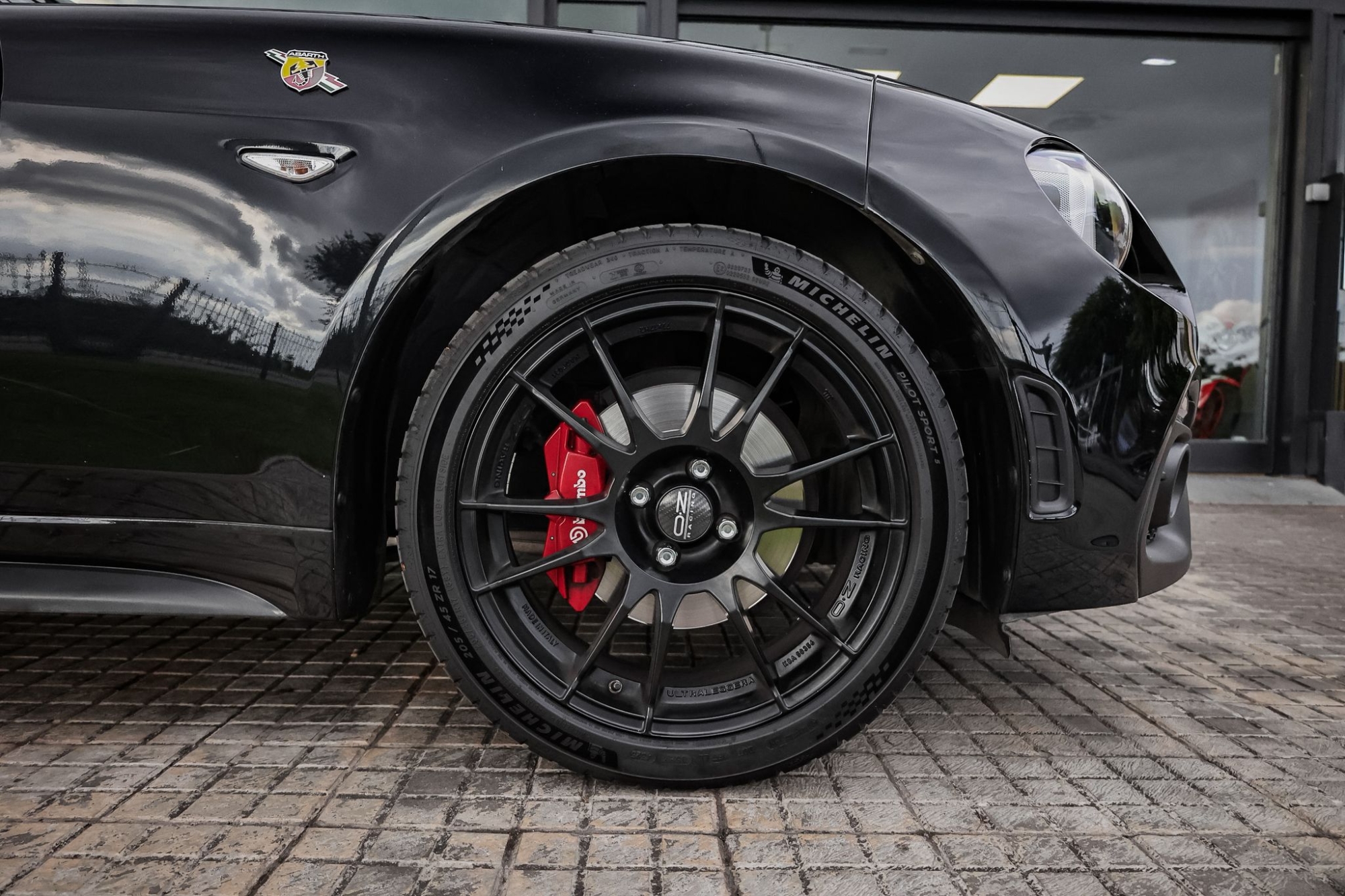 ABARTH 124 SPIDER