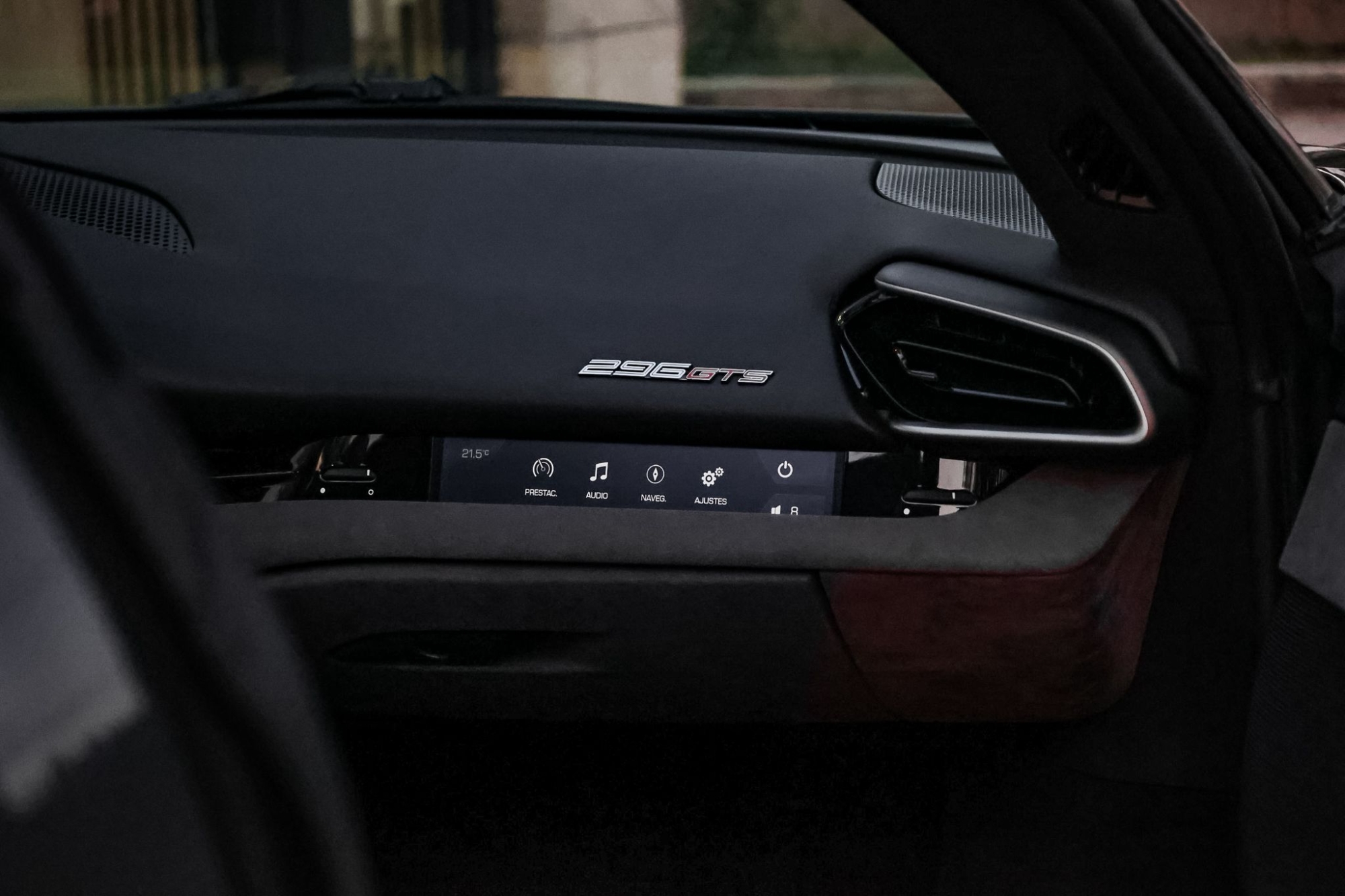 FERRARI 296 GTS