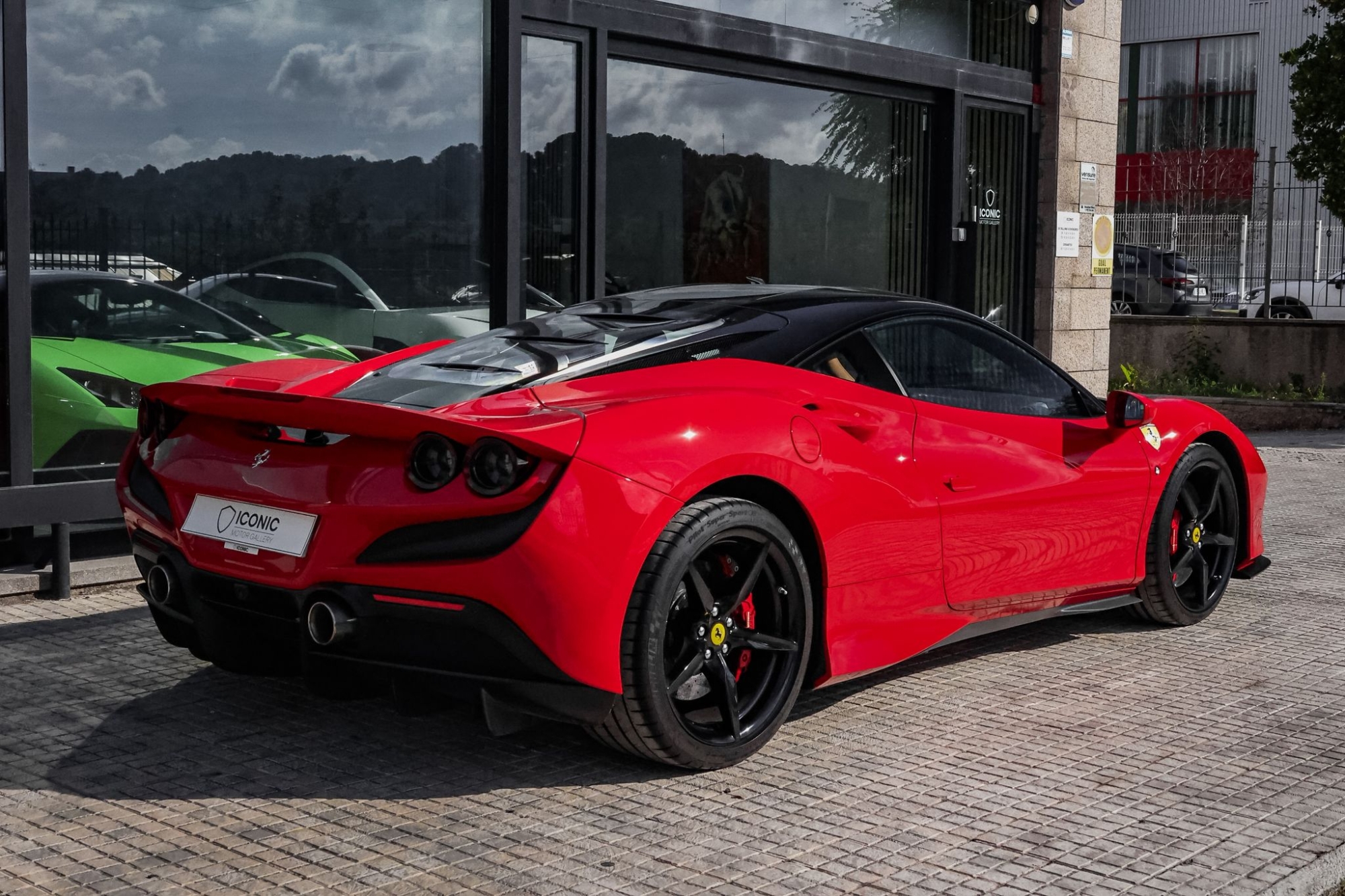 FERRARI F8 TRIBUTO