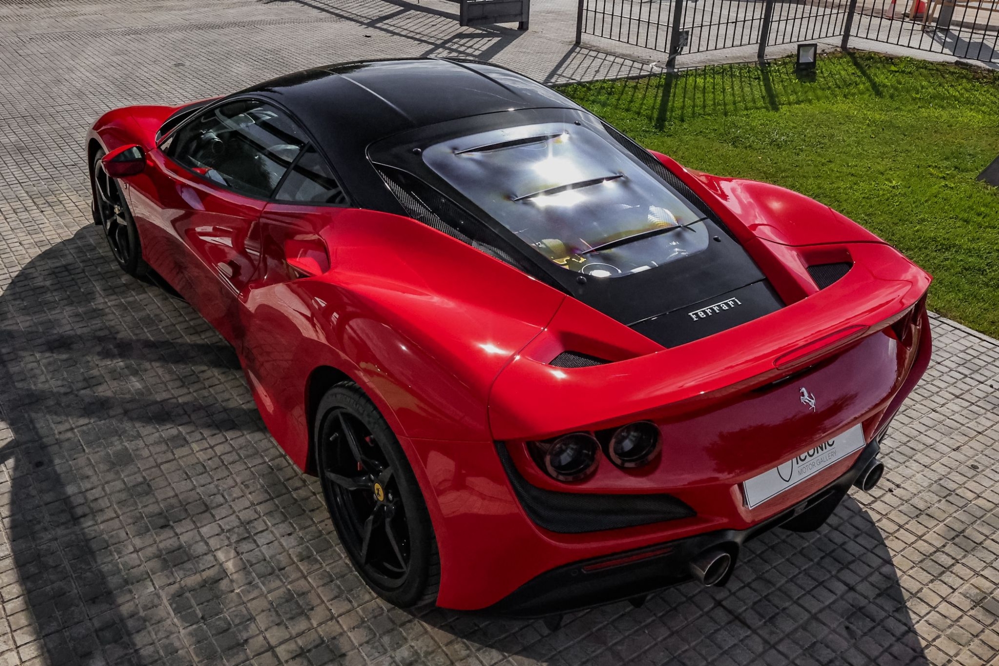FERRARI F8 TRIBUTO