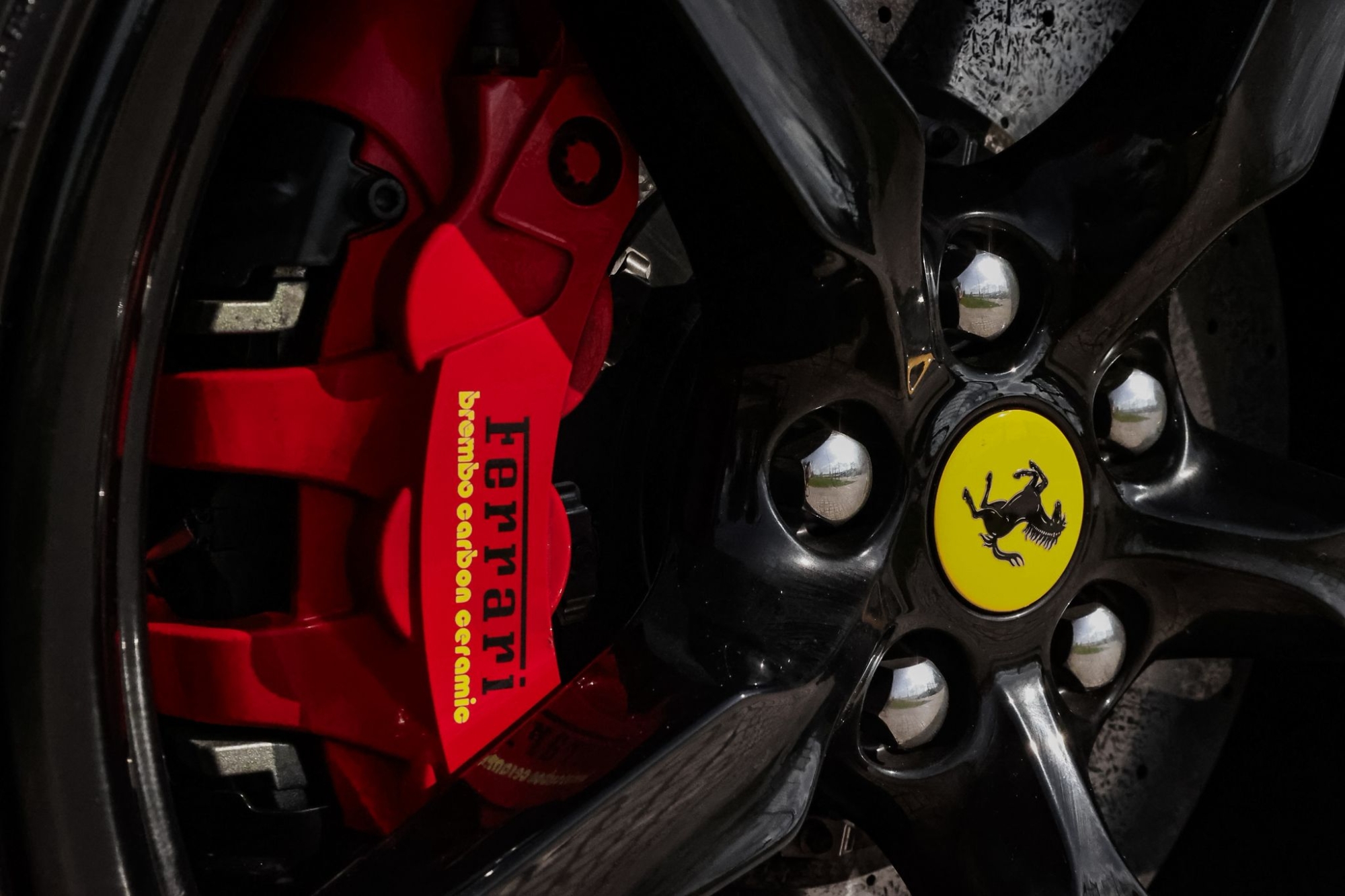 FERRARI F8 TRIBUTO