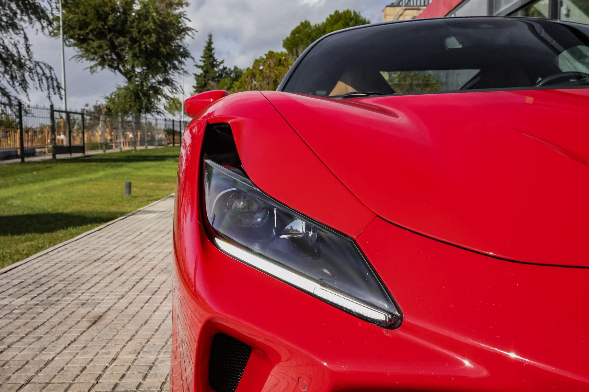 FERRARI F8 TRIBUTO