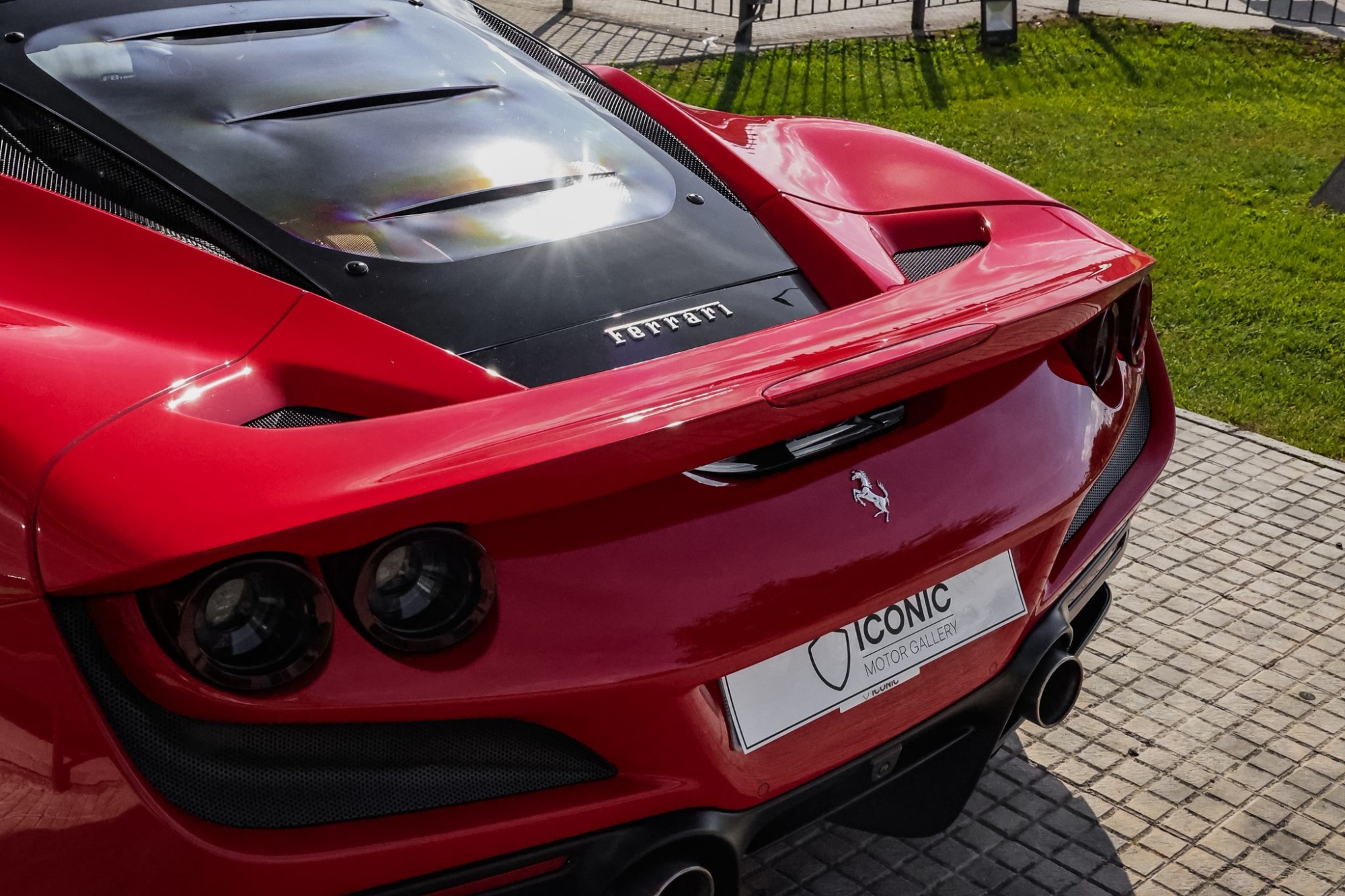 FERRARI F8 TRIBUTO