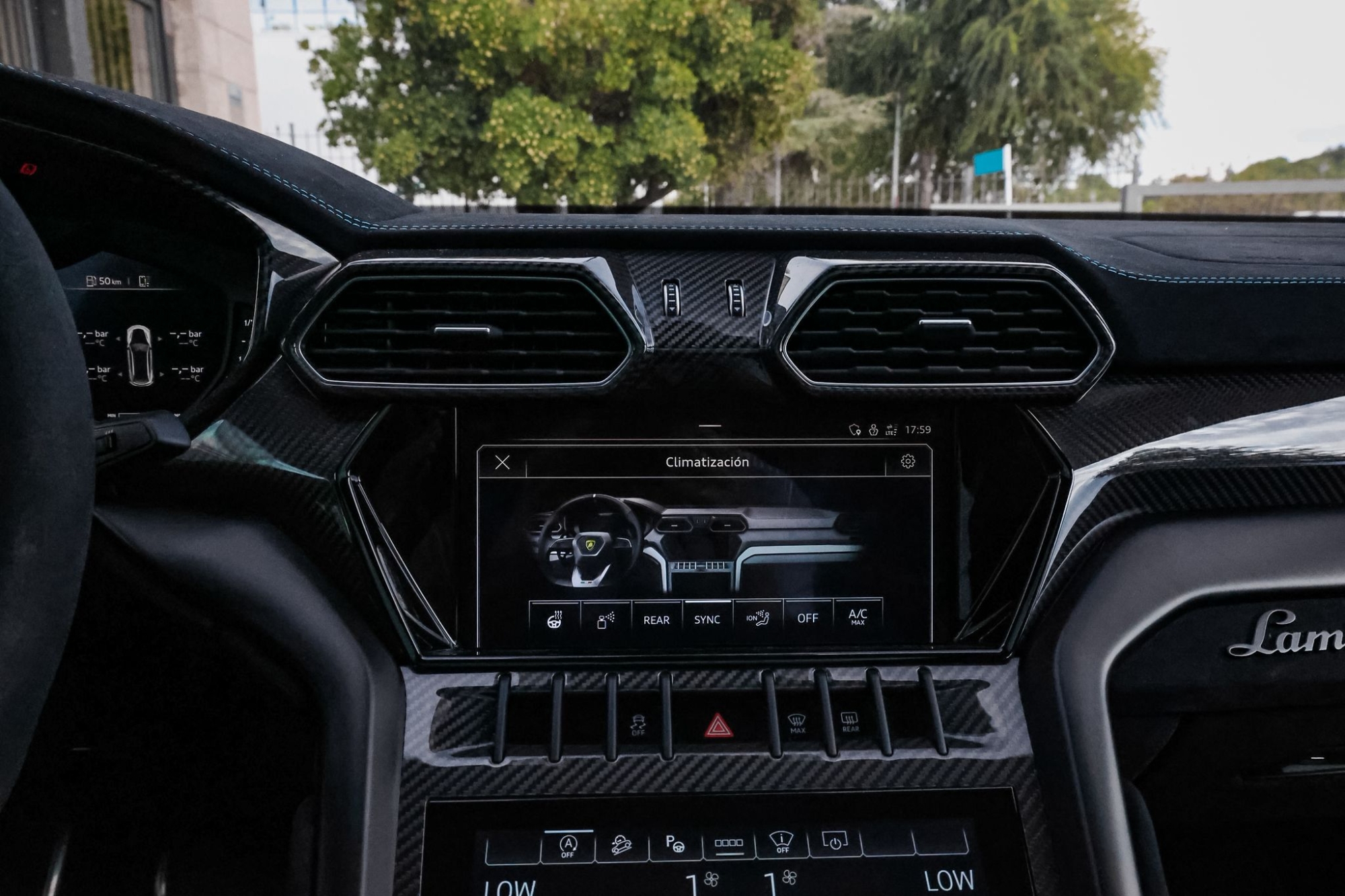 LAMBORGHINI URUS PERFORMANTE