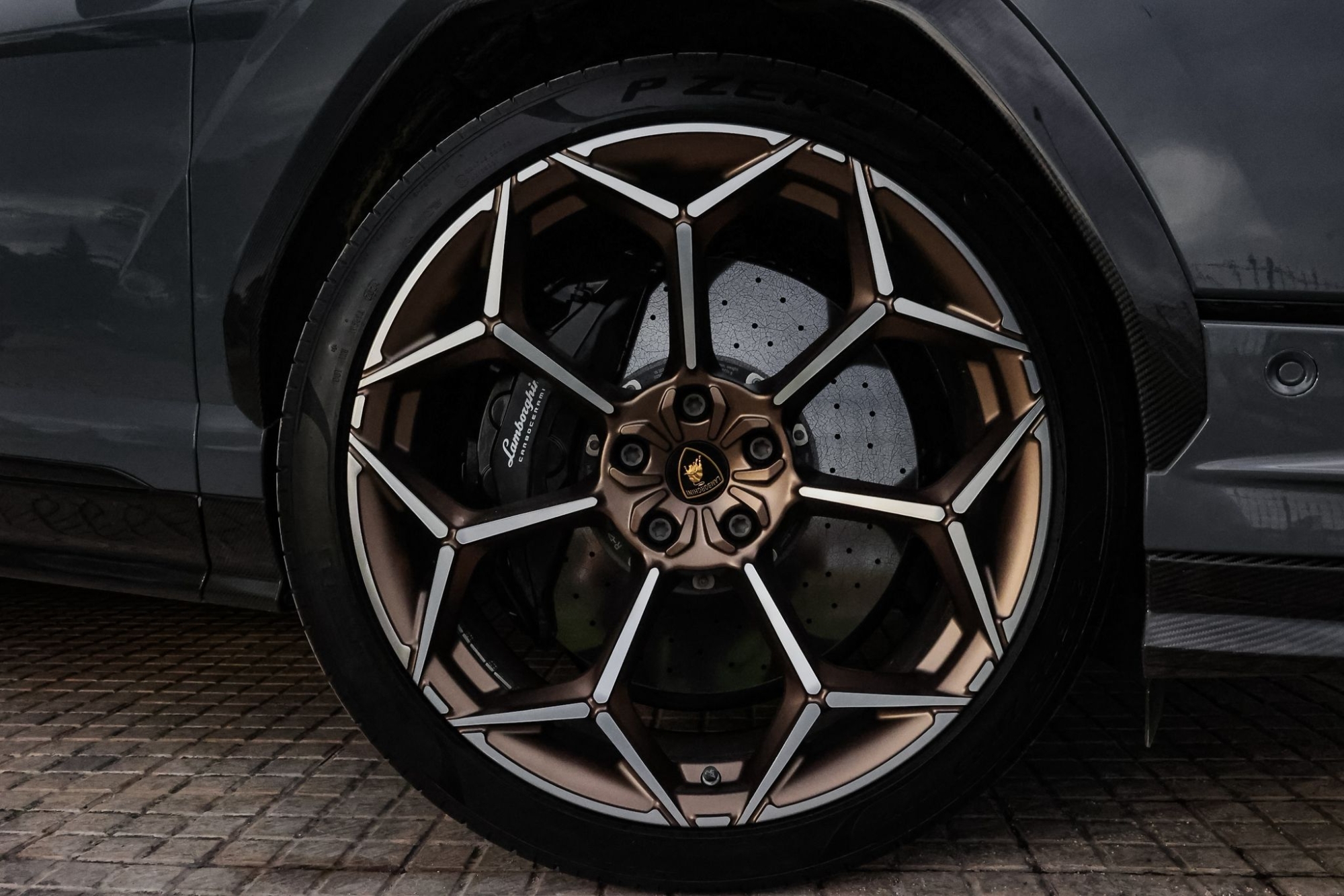 LAMBORGHINI URUS PERFORMANTE