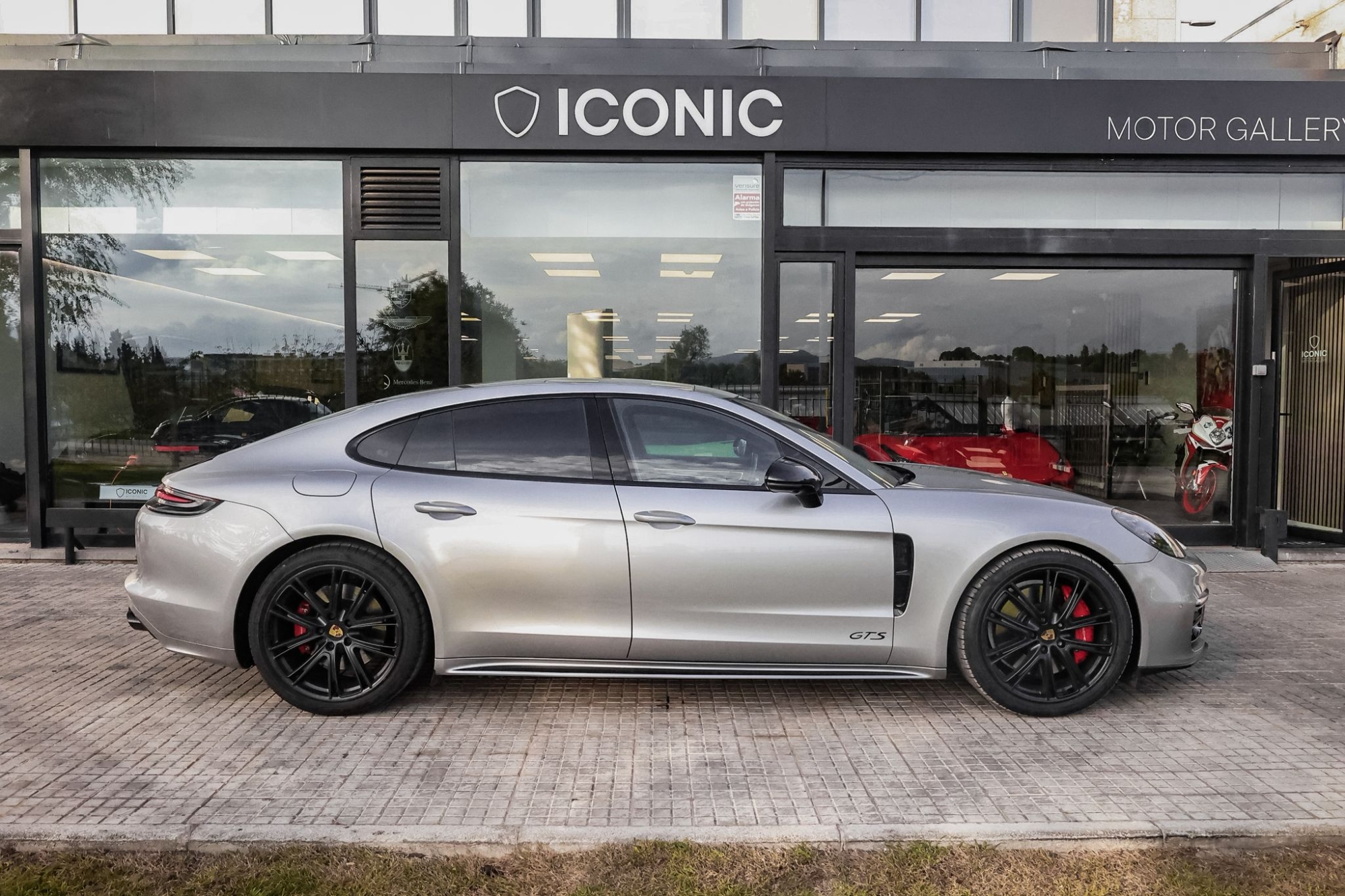 PORSCHE PANAMERA GTS