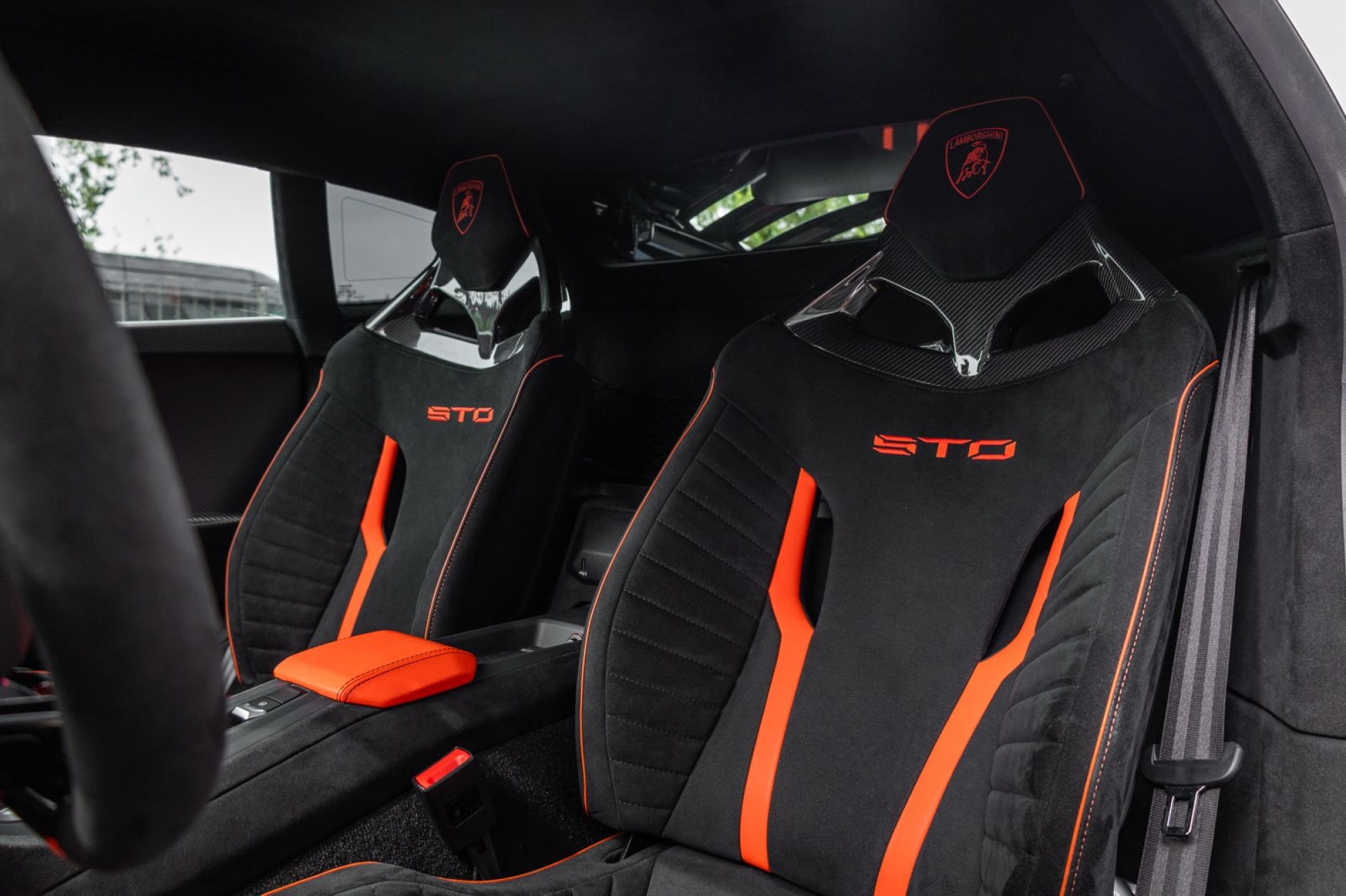 LAMBORGHINI HURACAN STO