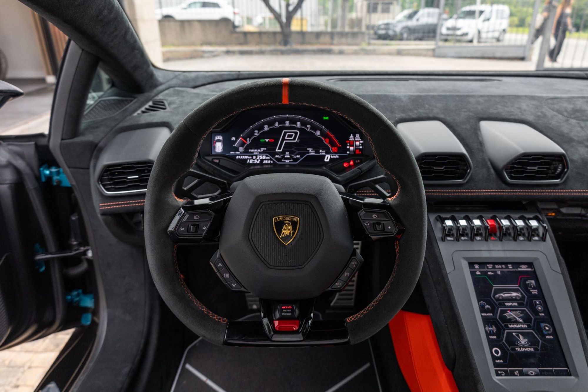 LAMBORGHINI HURACAN STO