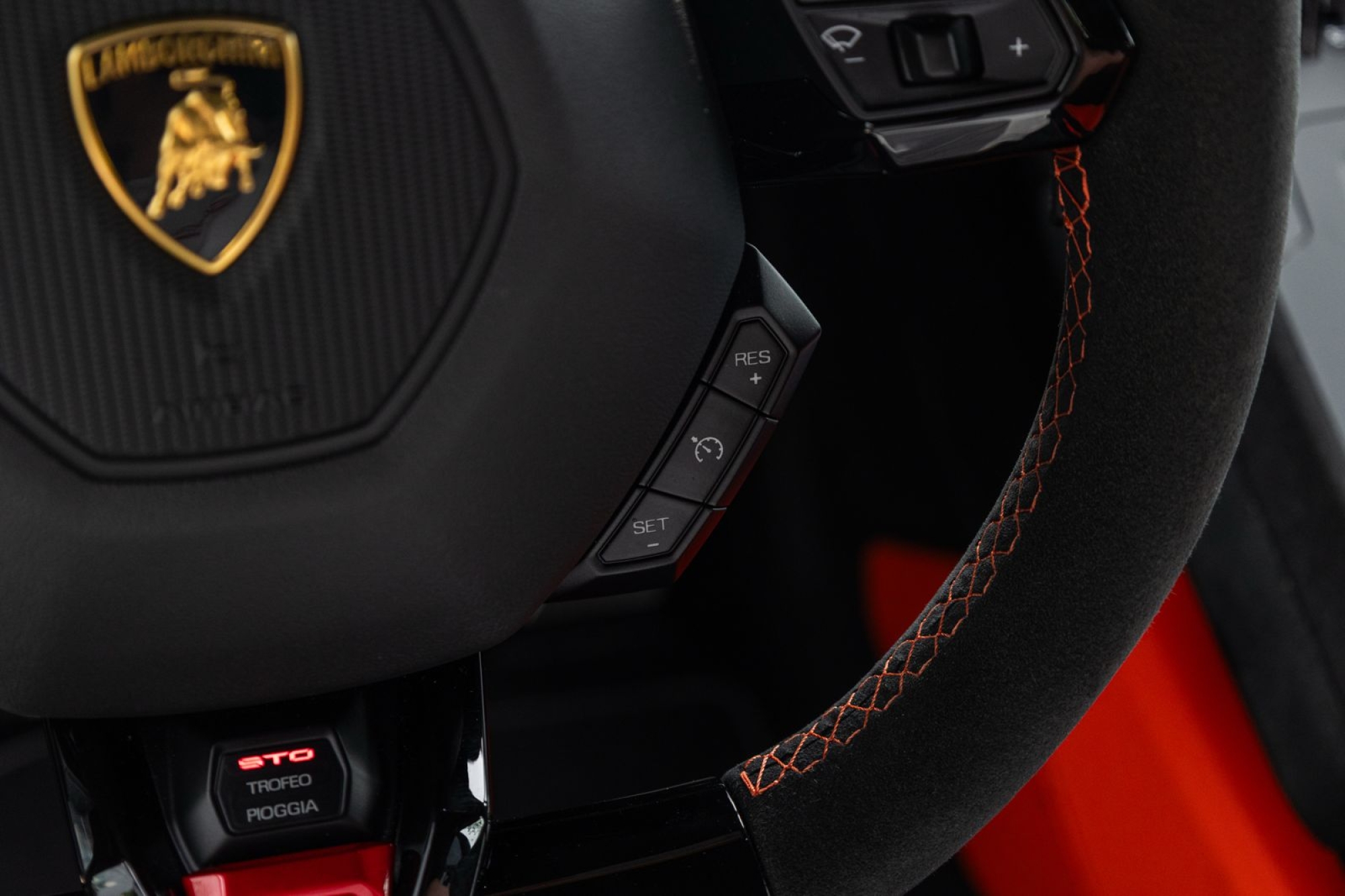 LAMBORGHINI HURACAN STO