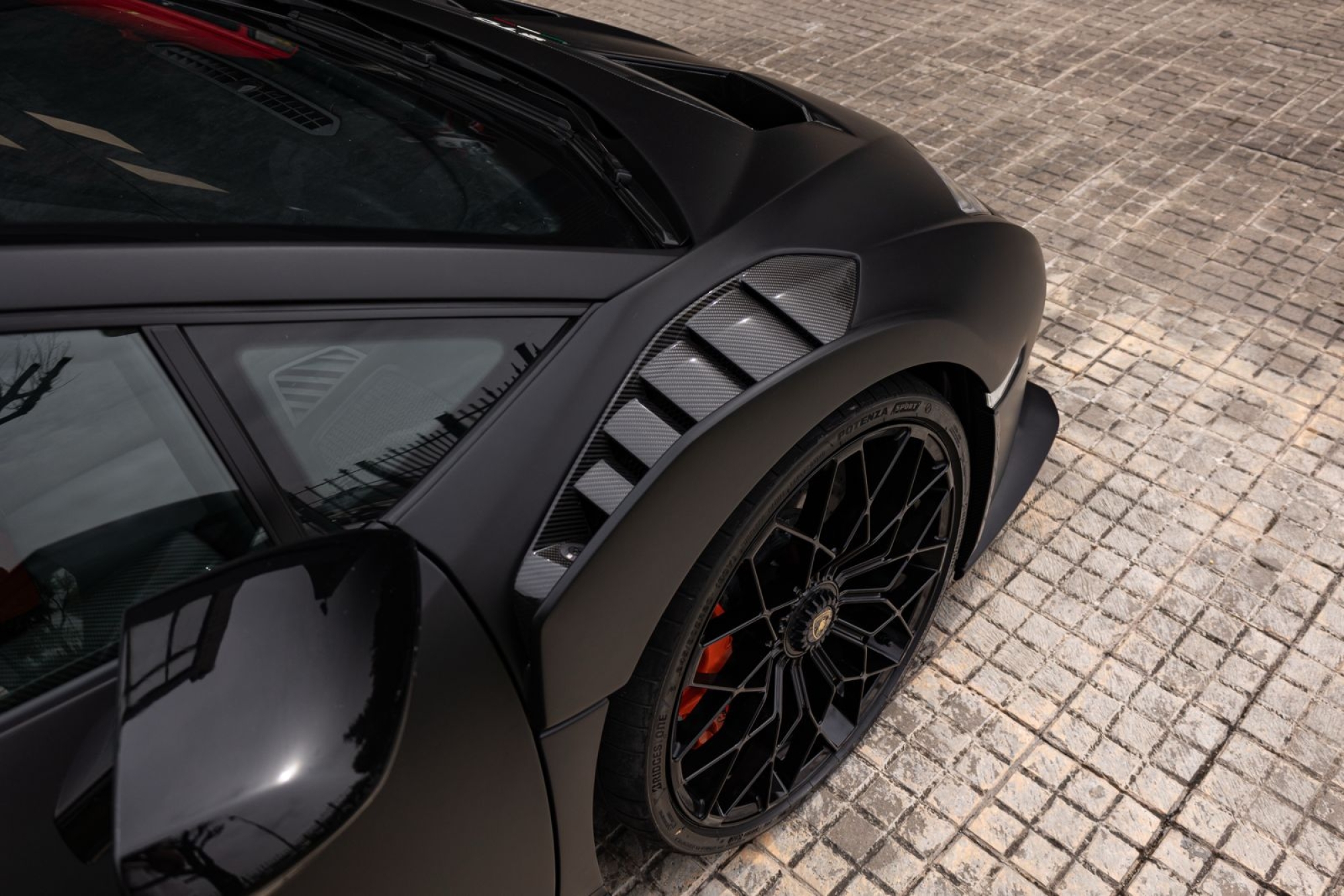 LAMBORGHINI HURACAN STO