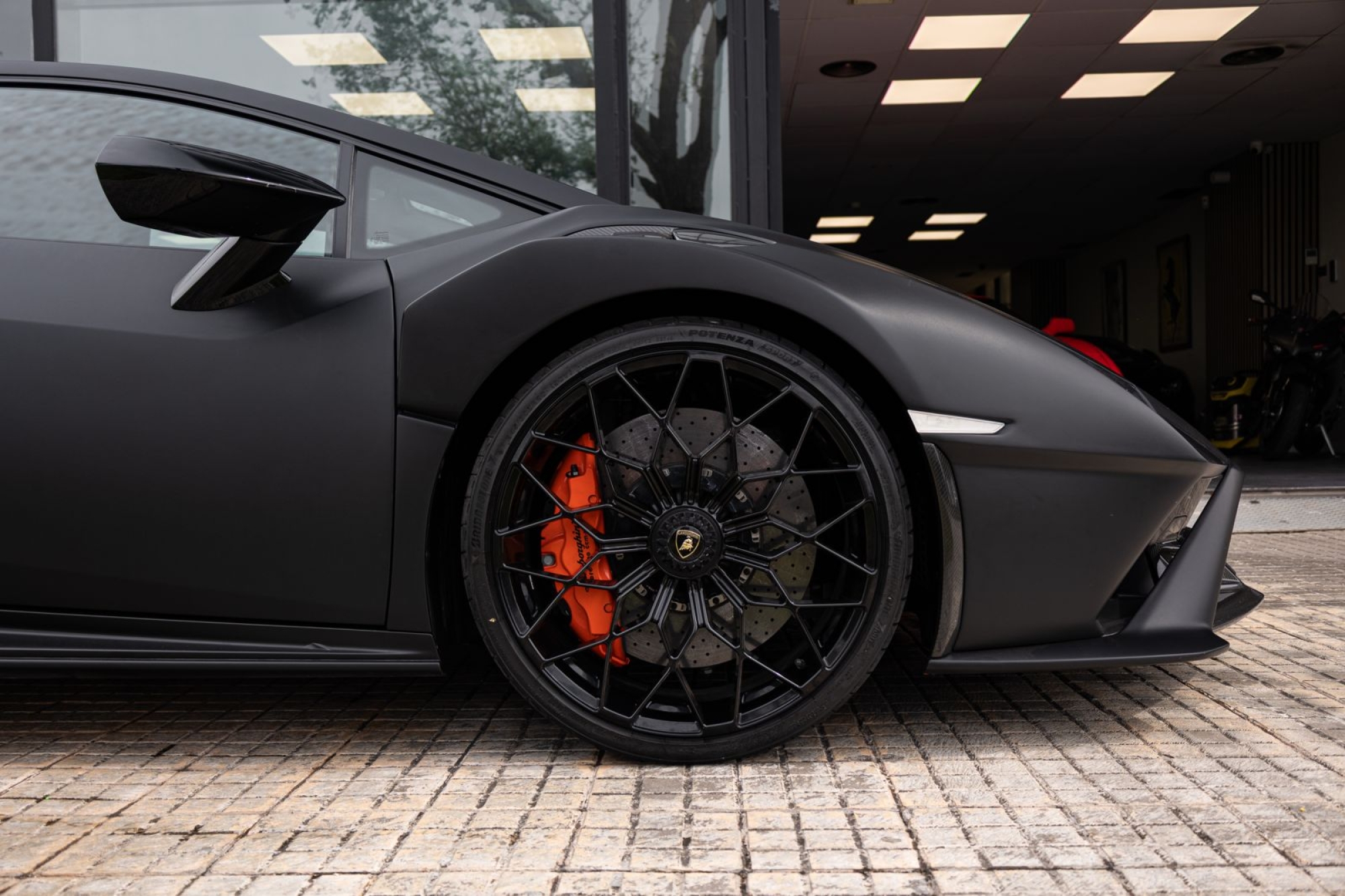 LAMBORGHINI HURACAN STO