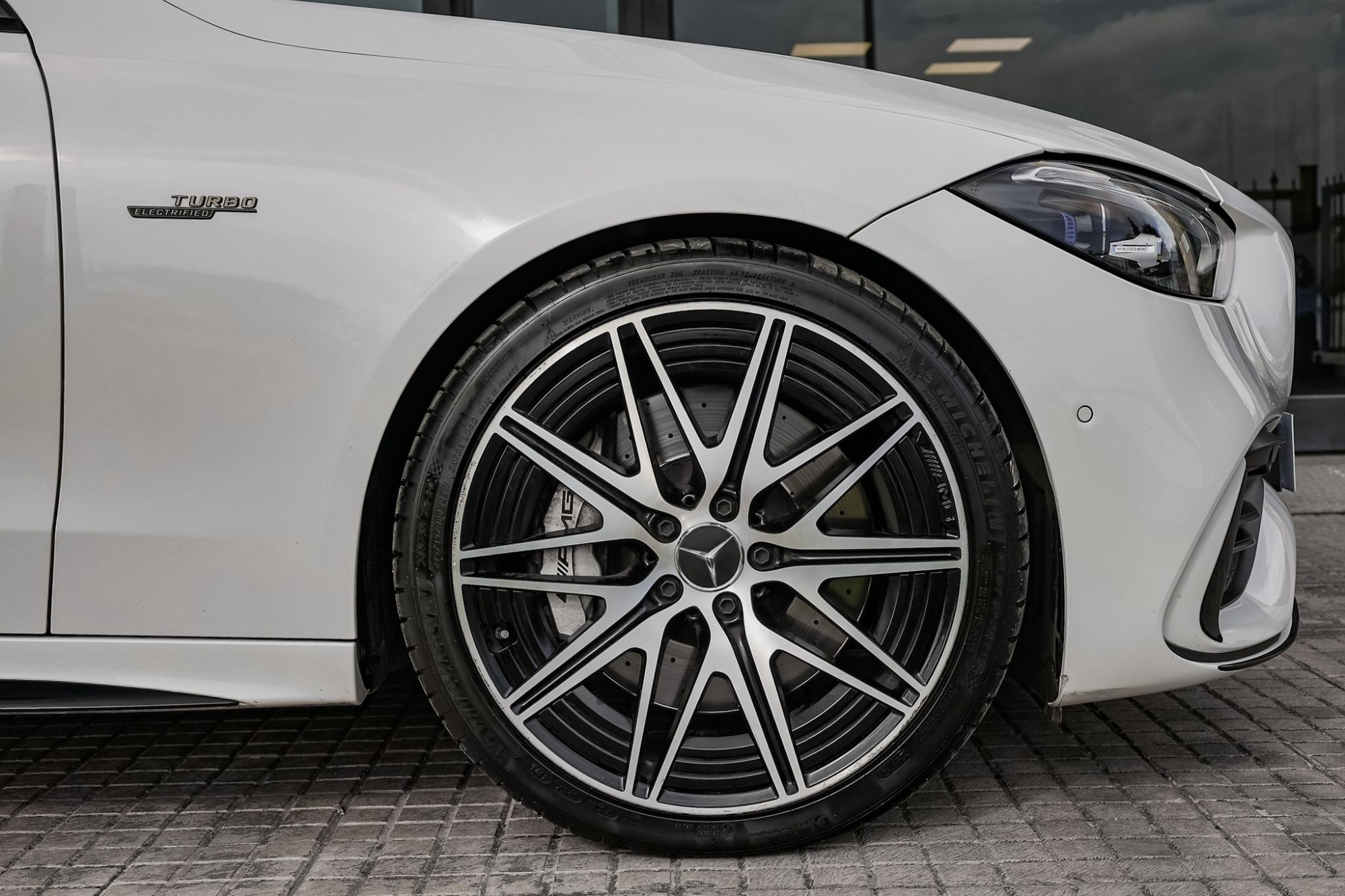 MERCEDES-BENZ AMG C 43 4MATIC+