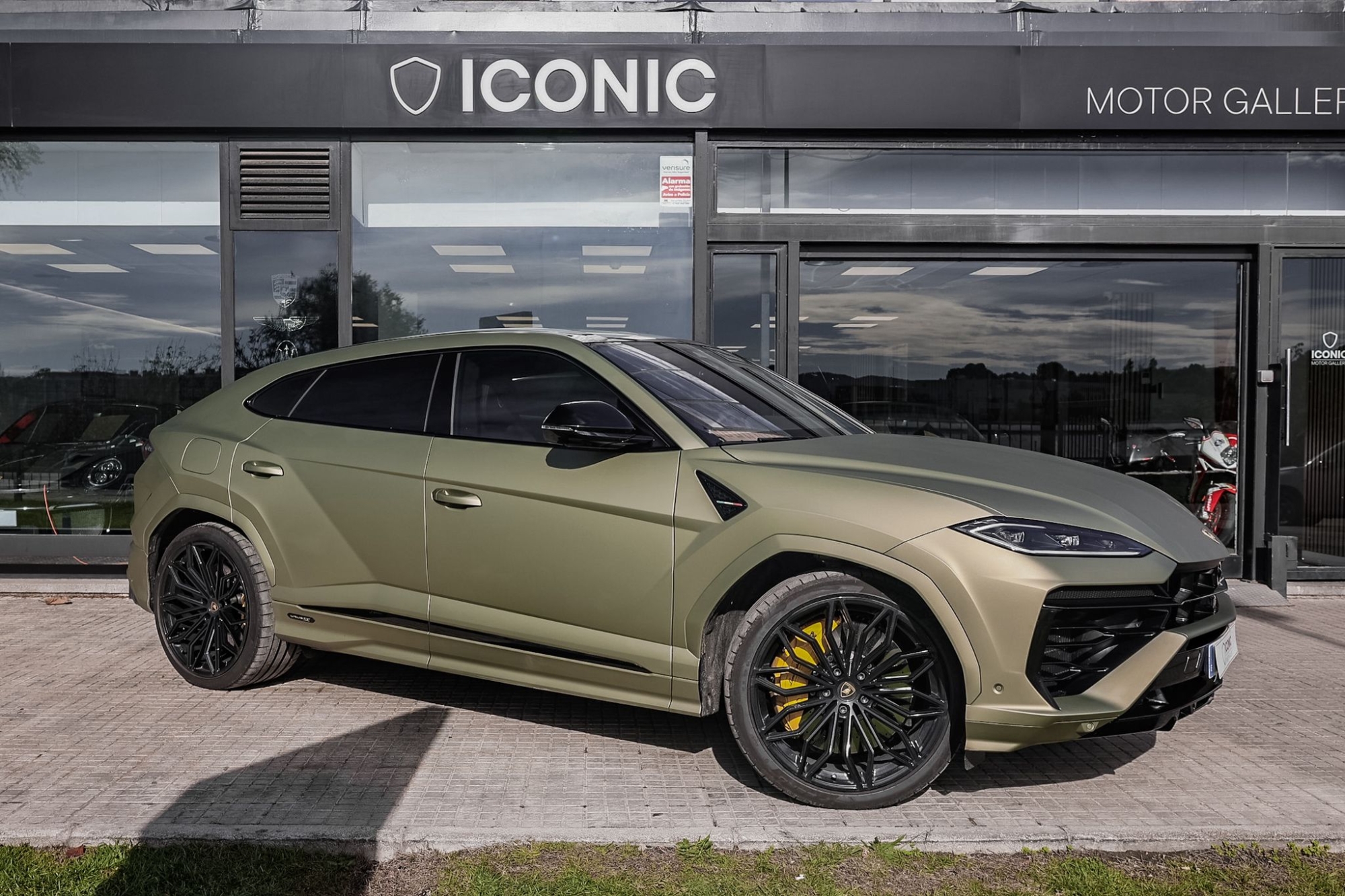 LAMBORGHINI URUS SE