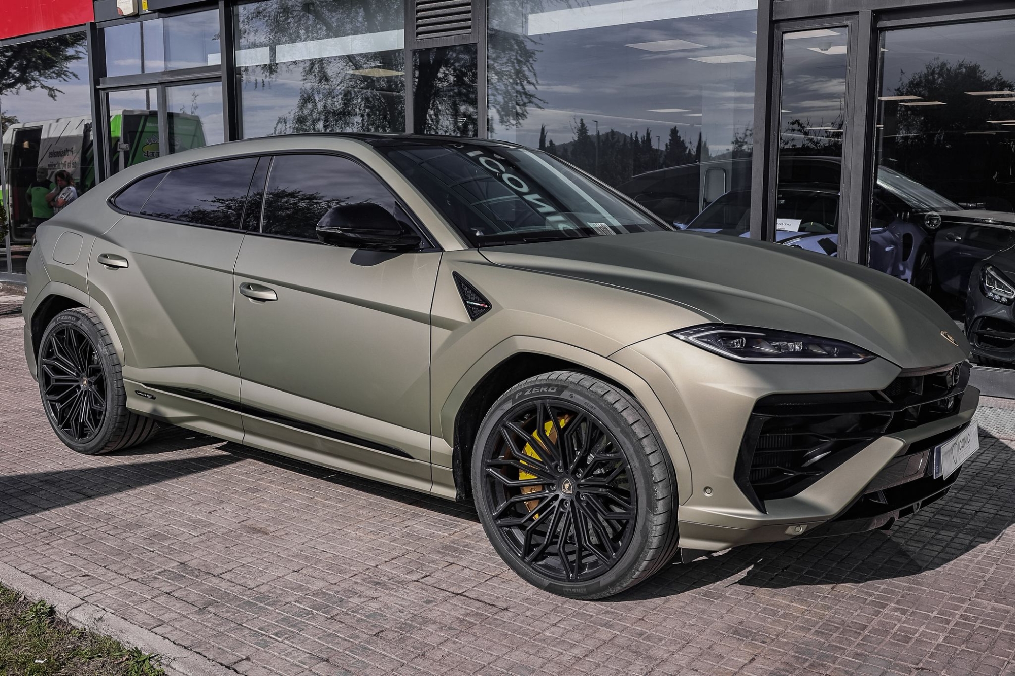 LAMBORGHINI URUS SE