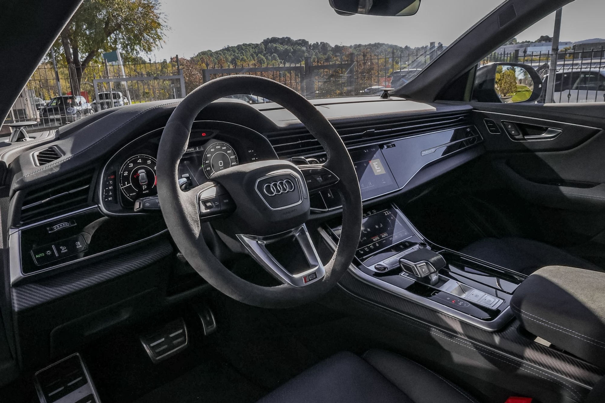 AUDI RSQ8 PERFORMANCE