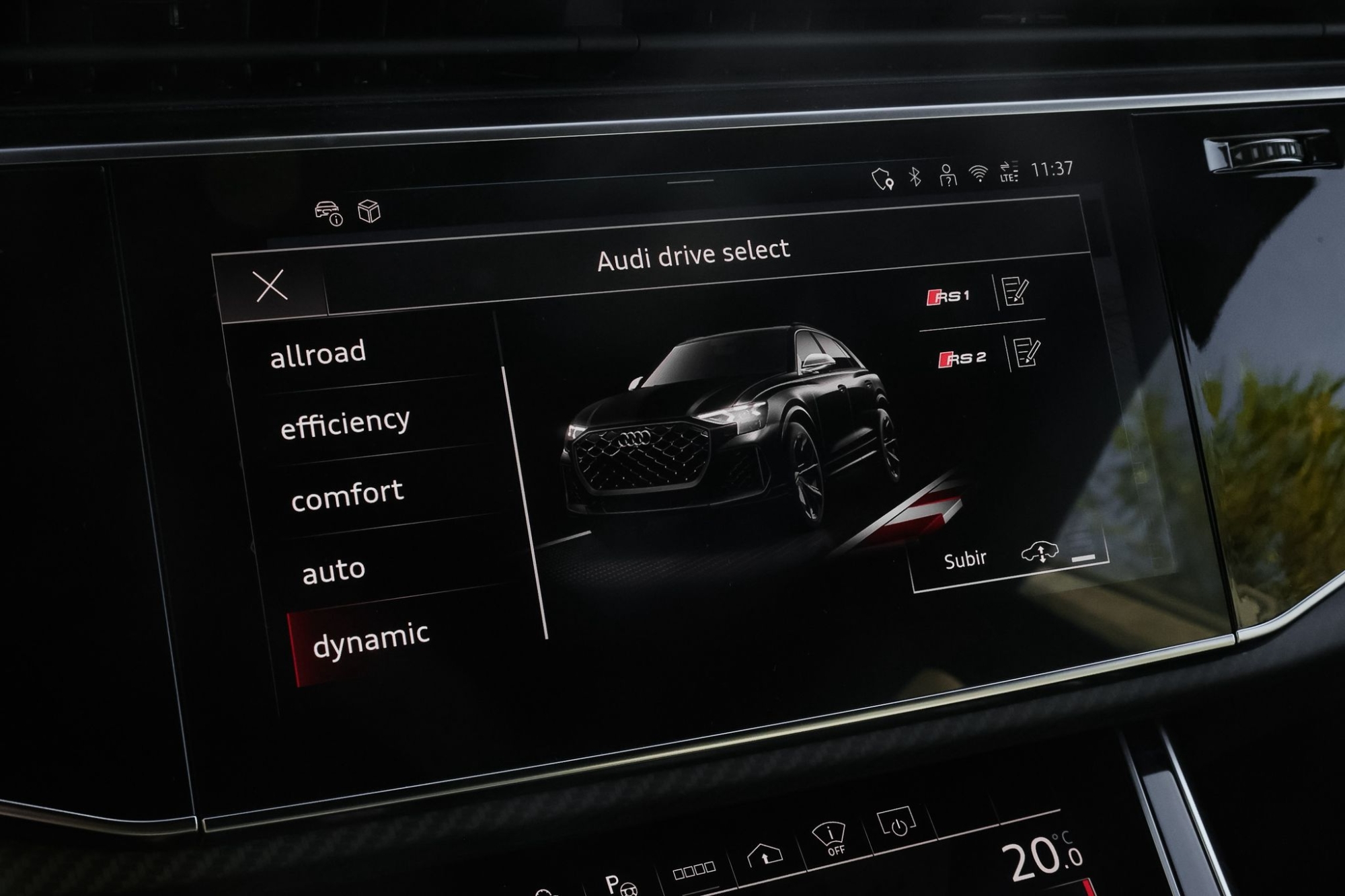 AUDI RSQ8 PERFORMANCE