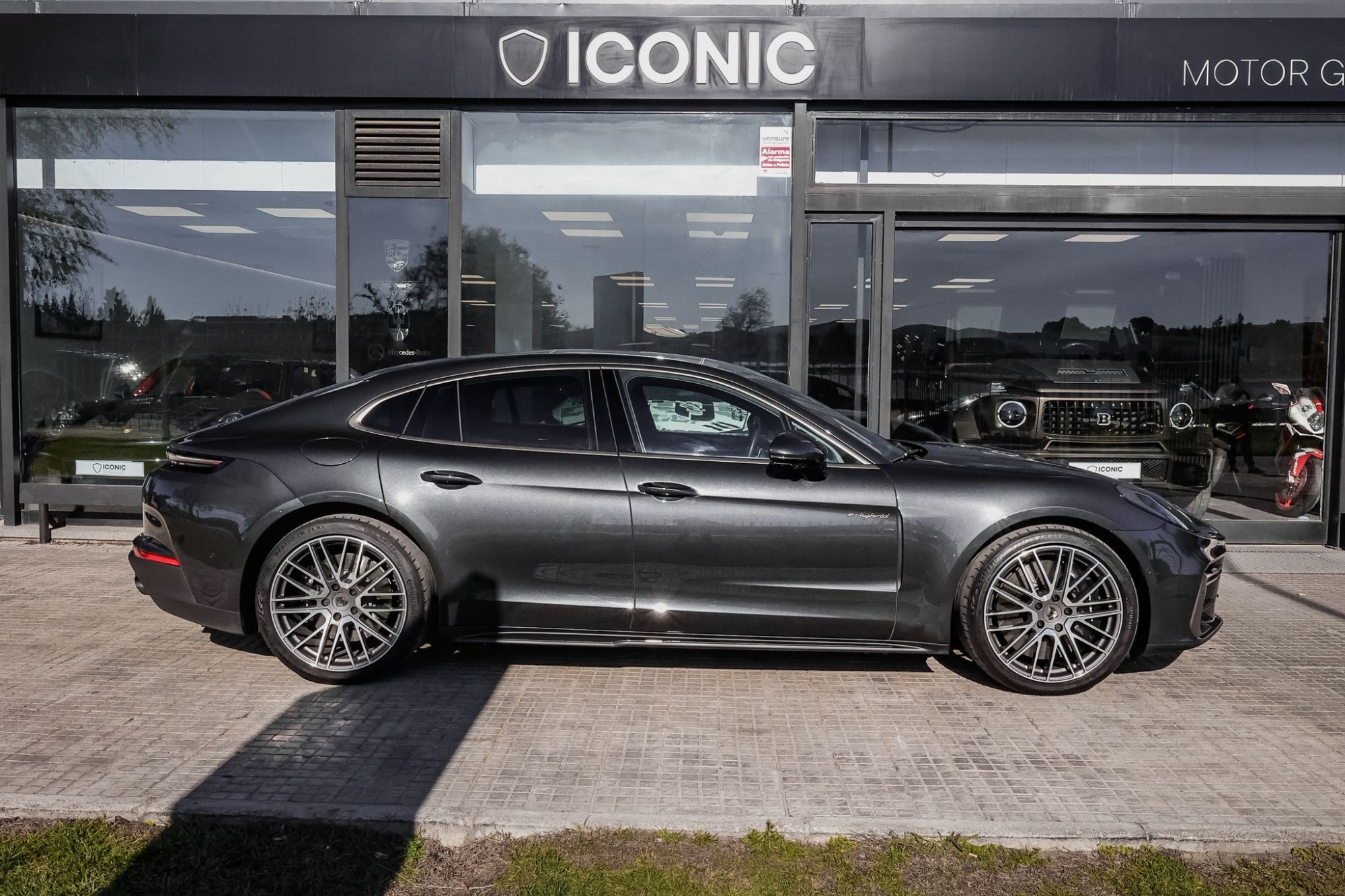 PORSCHE PANAMERA TURBO E-HYBRID