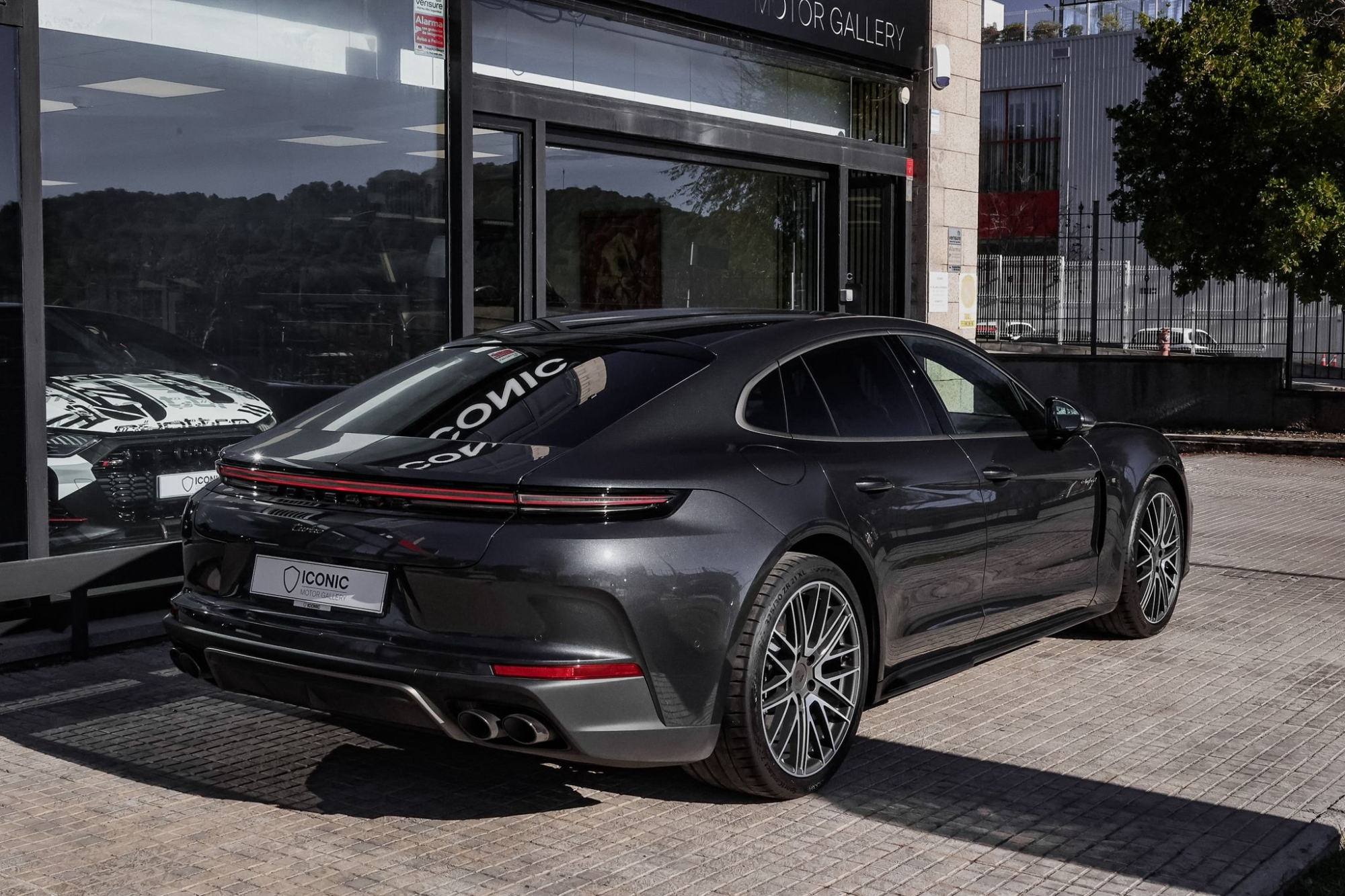 PORSCHE PANAMERA TURBO E-HYBRID