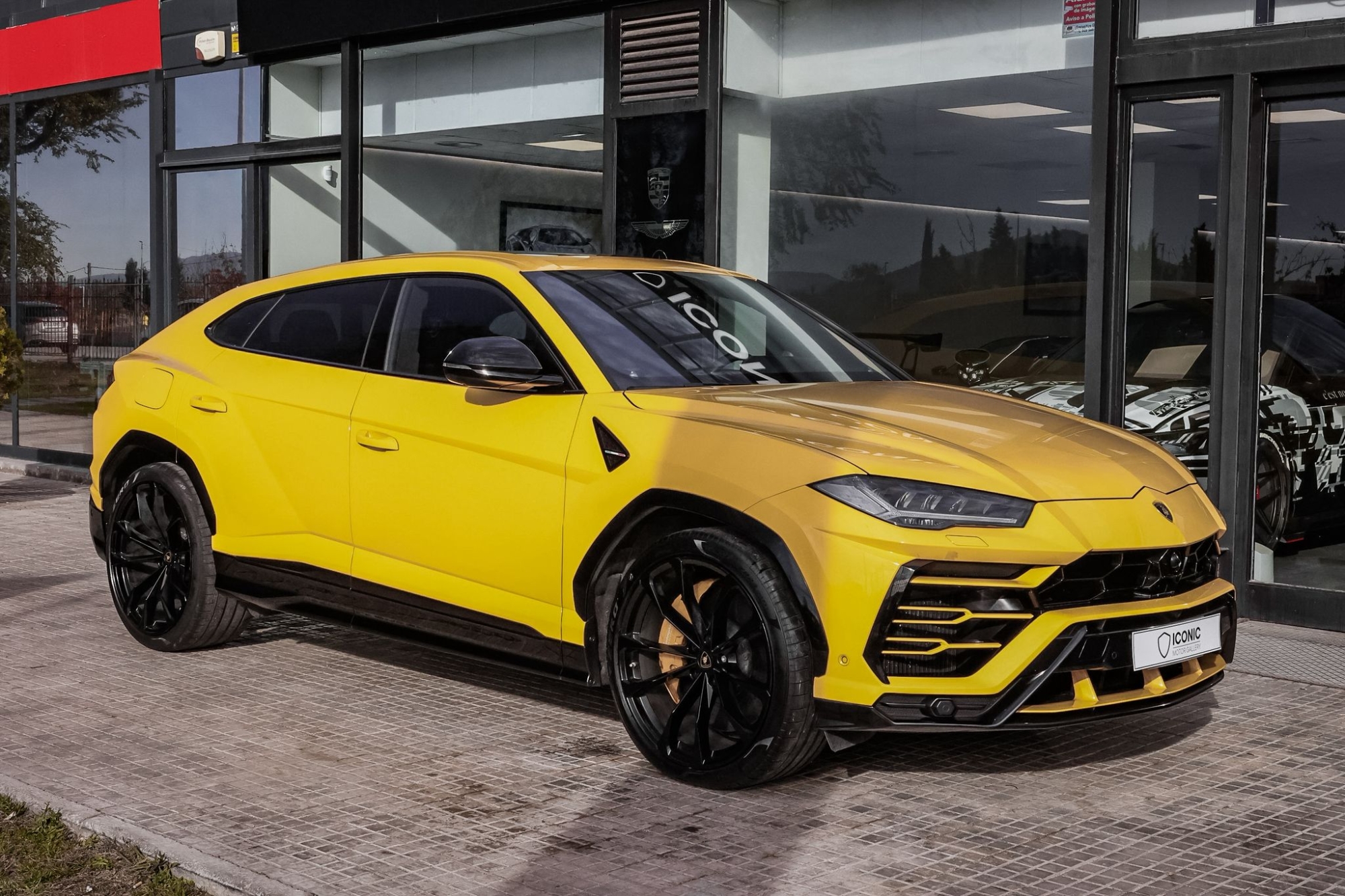 LAMBORGHINI URUS