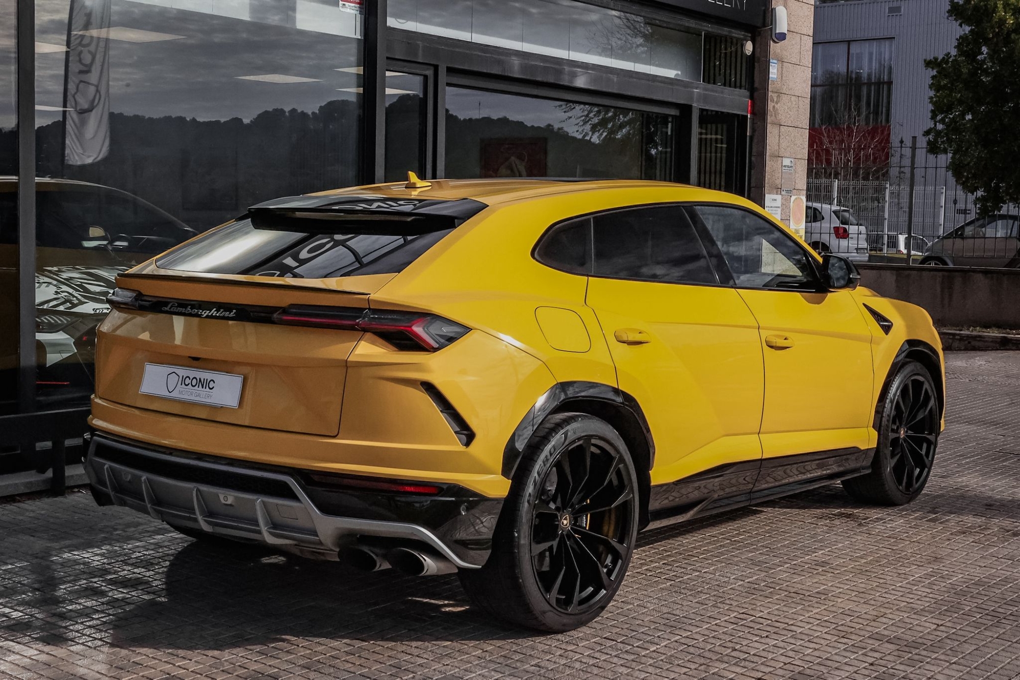 LAMBORGHINI URUS