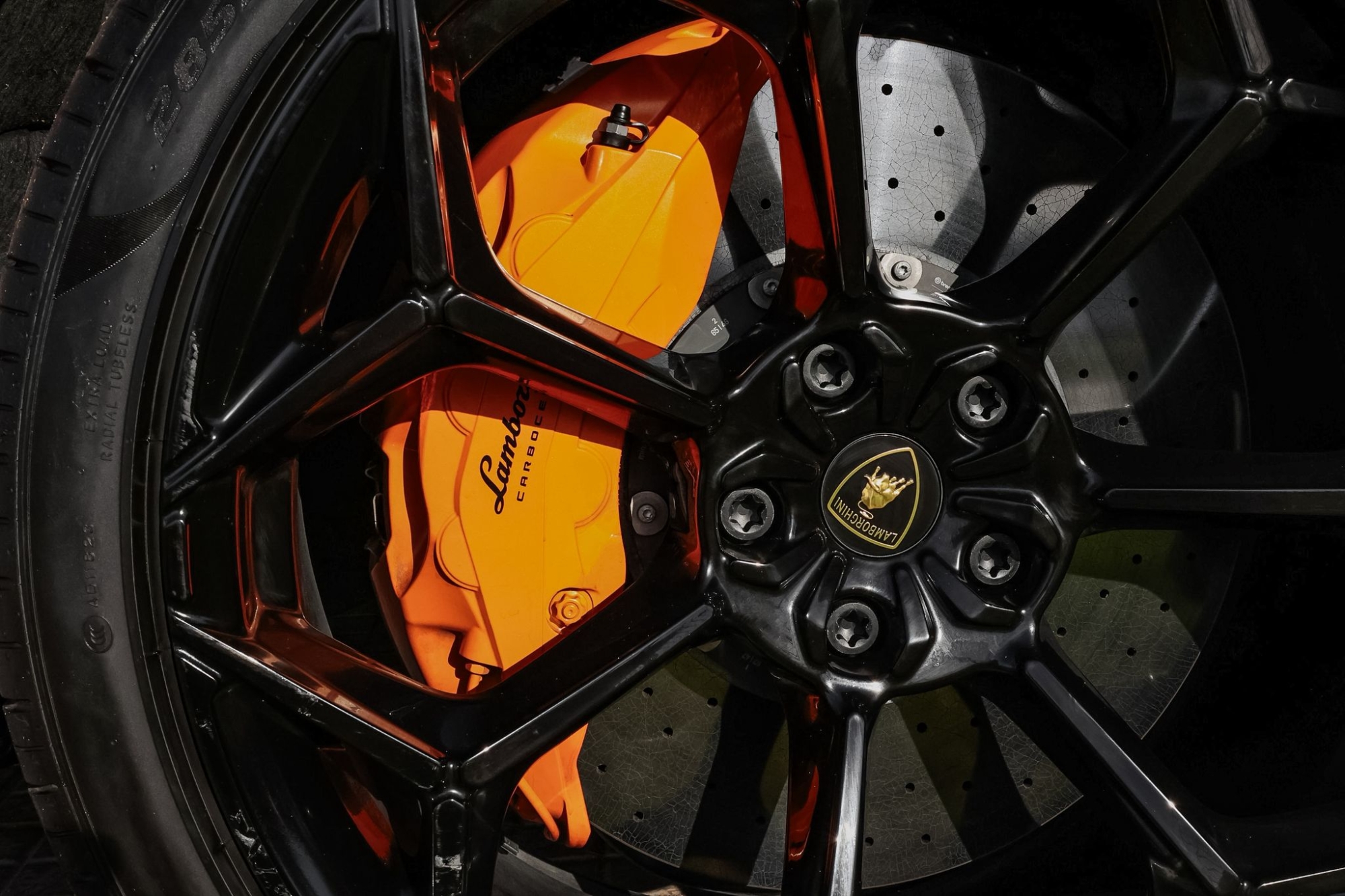 LAMBORGHINI URUS PERFORMANTE