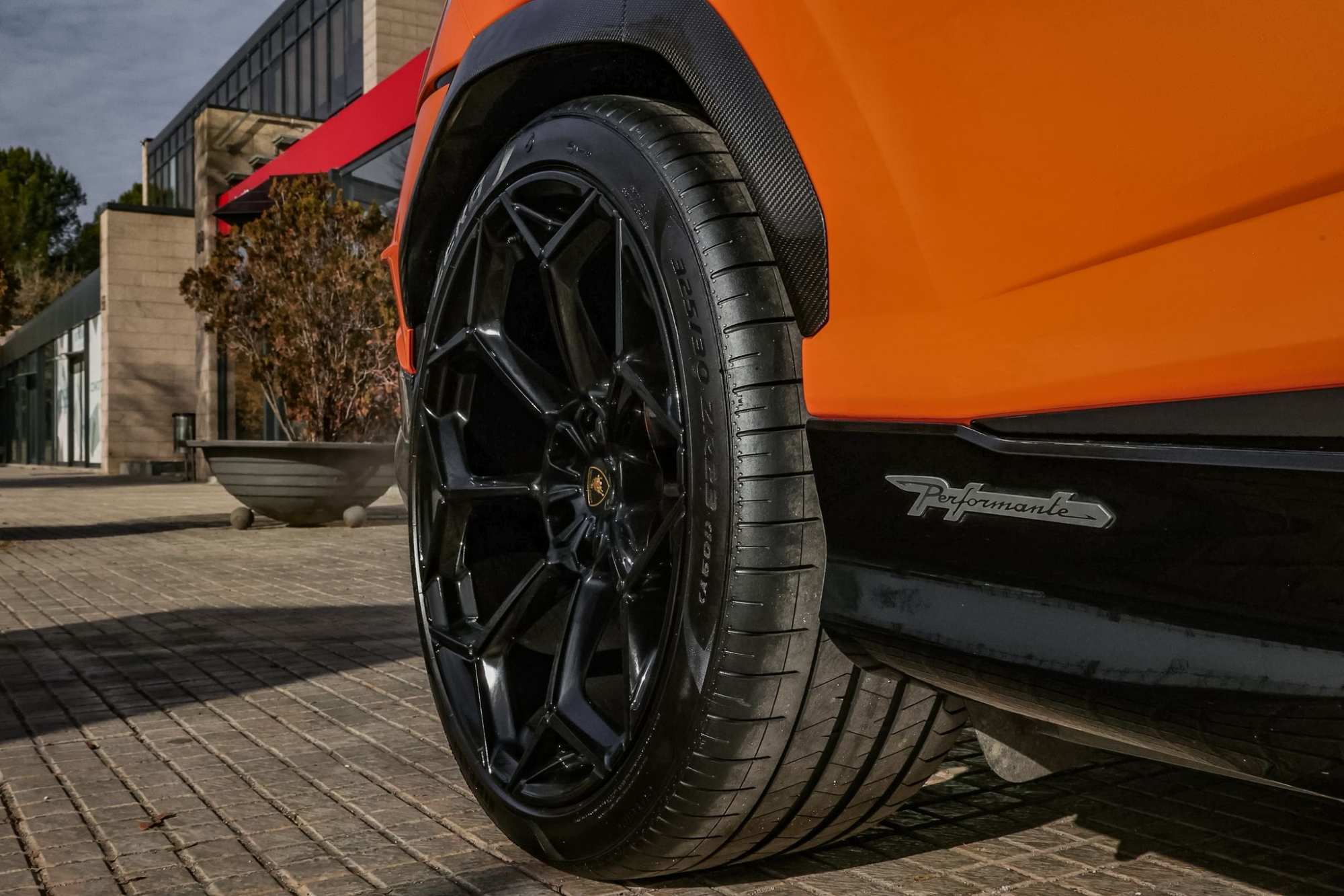 LAMBORGHINI URUS PERFORMANTE