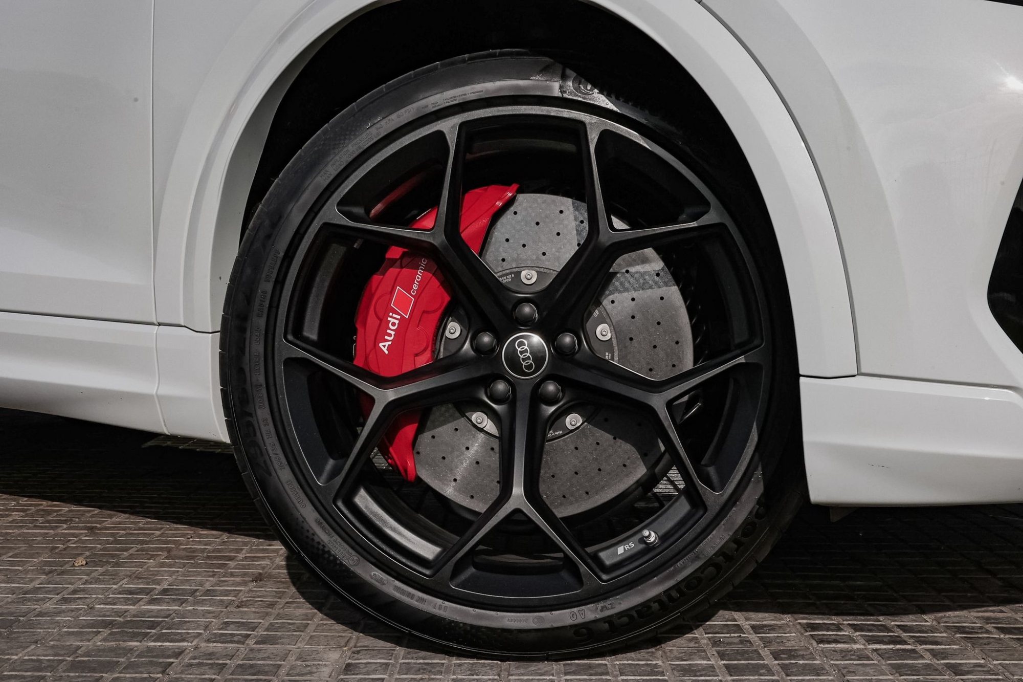 AUDI RSQ8 PERFORMANCE