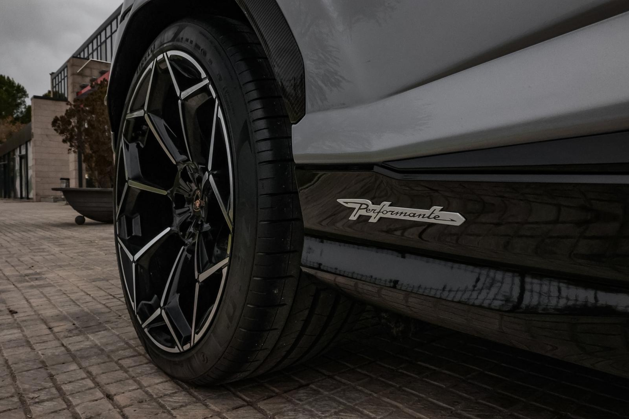 LAMBORGHINI URUS PERFORMANTE