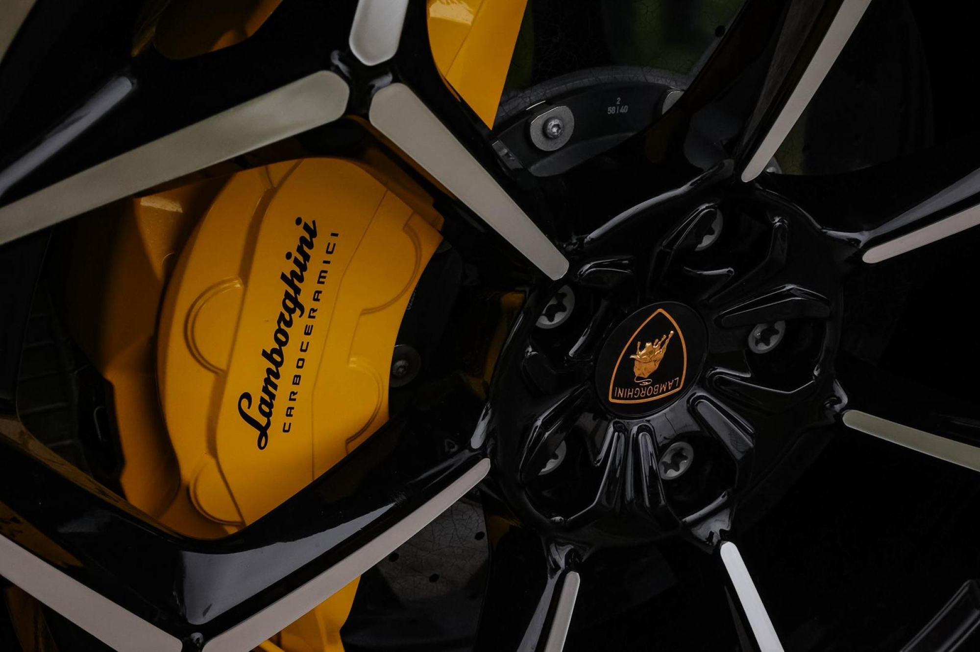 LAMBORGHINI URUS PERFORMANTE