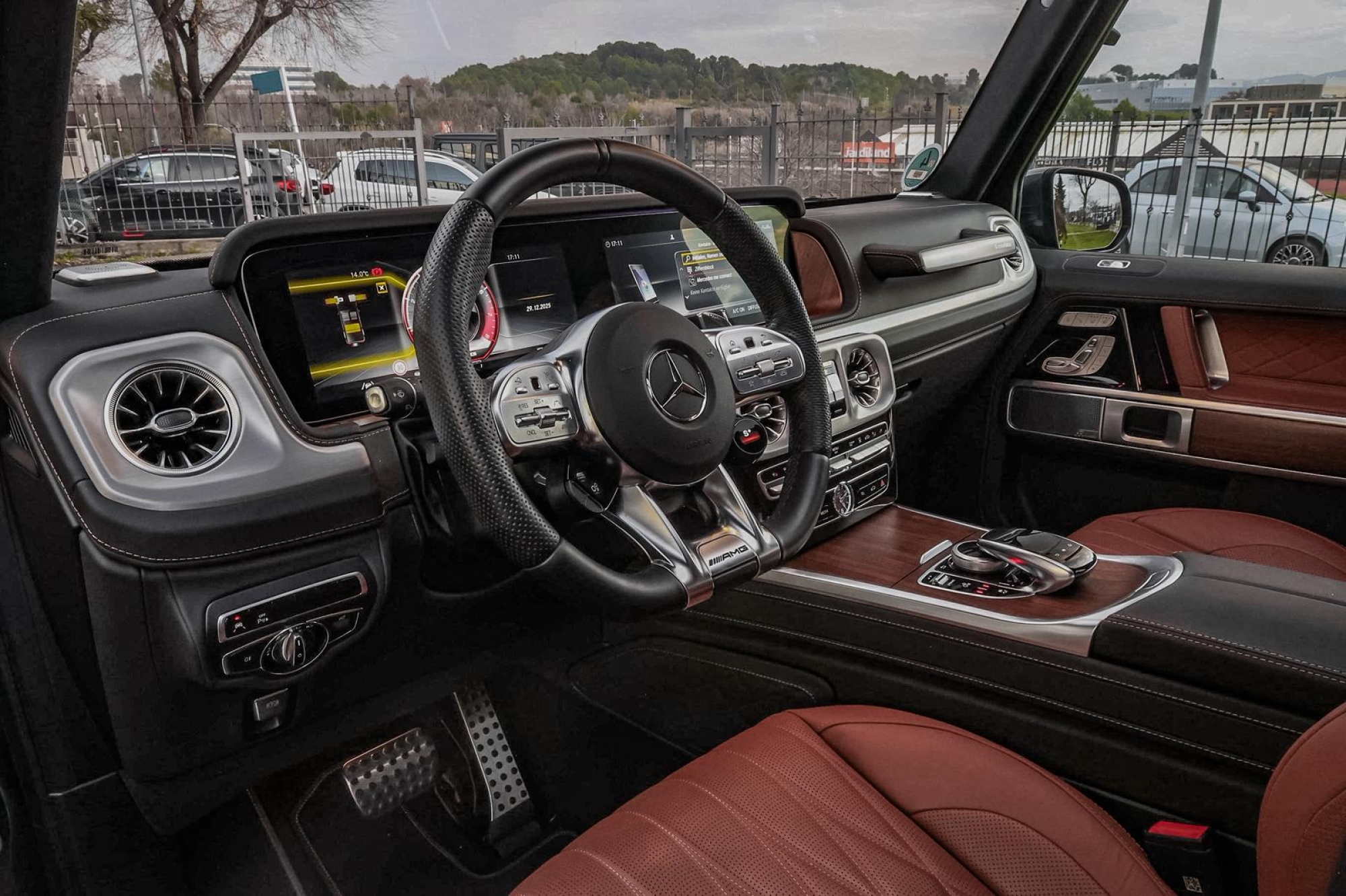 MERCEDES-BENZ G63 AMG