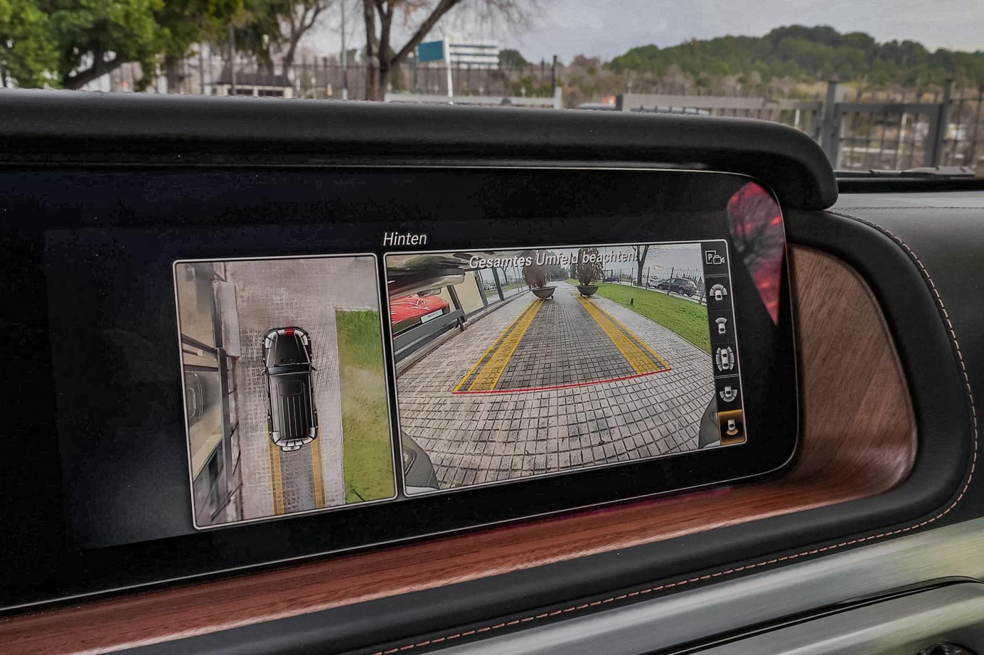 MERCEDES-BENZ G63 AMG