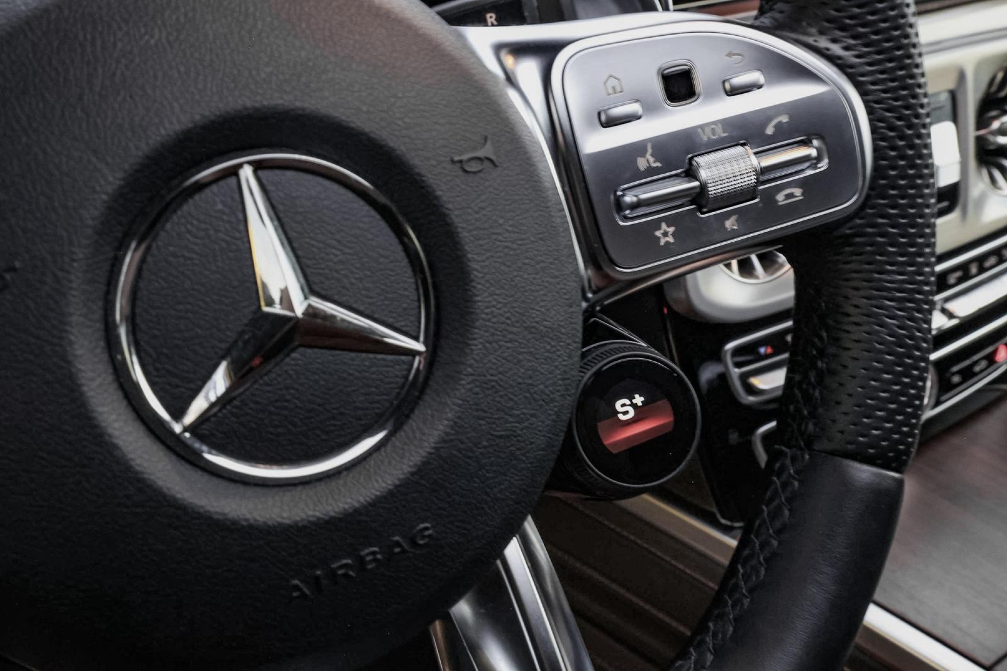 MERCEDES-BENZ G63 AMG