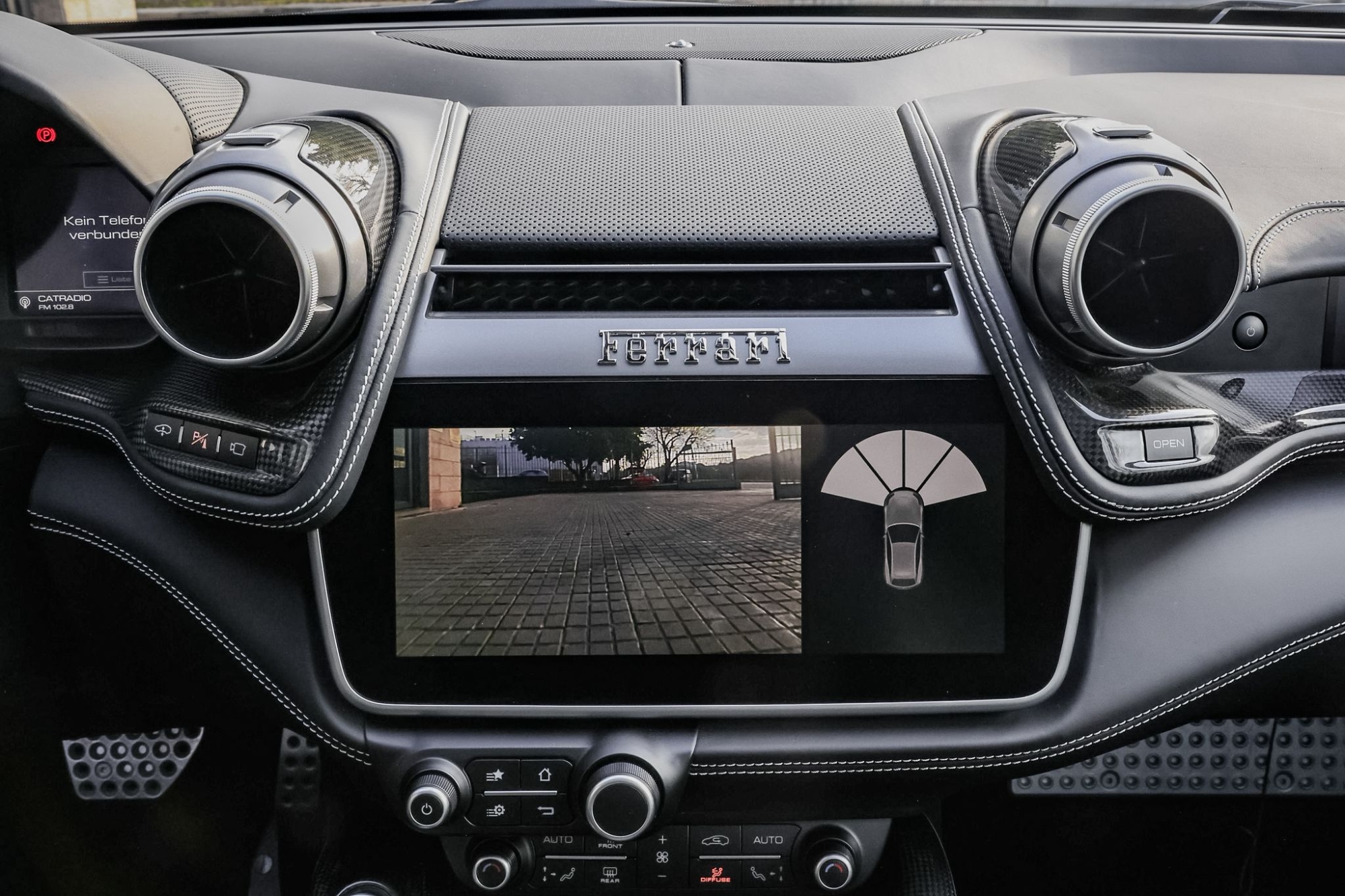 FERRARI GTC4 LUSSO V12