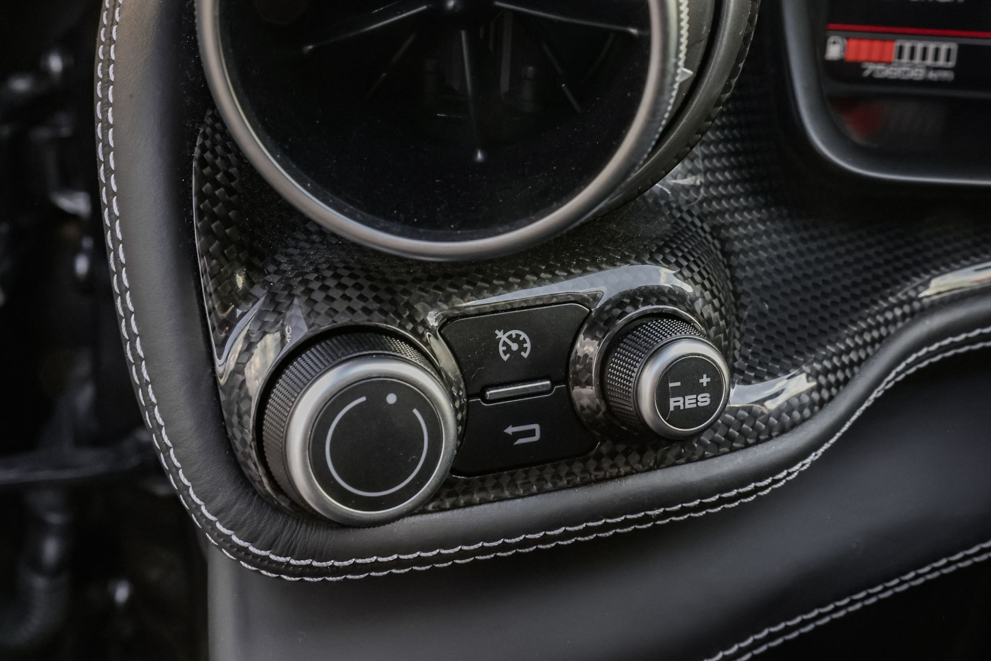 FERRARI GTC4 LUSSO V12