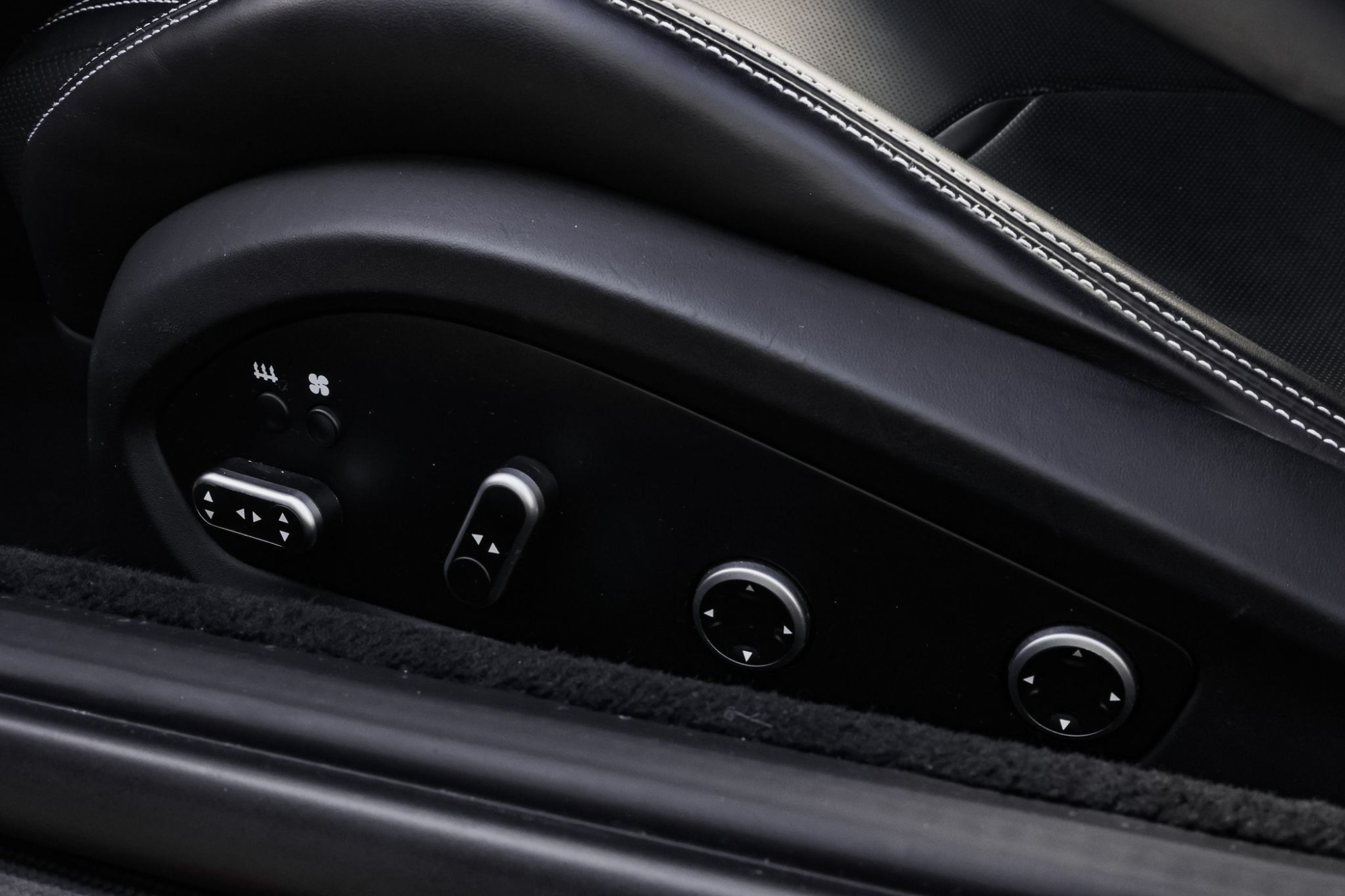 FERRARI GTC4 LUSSO V12