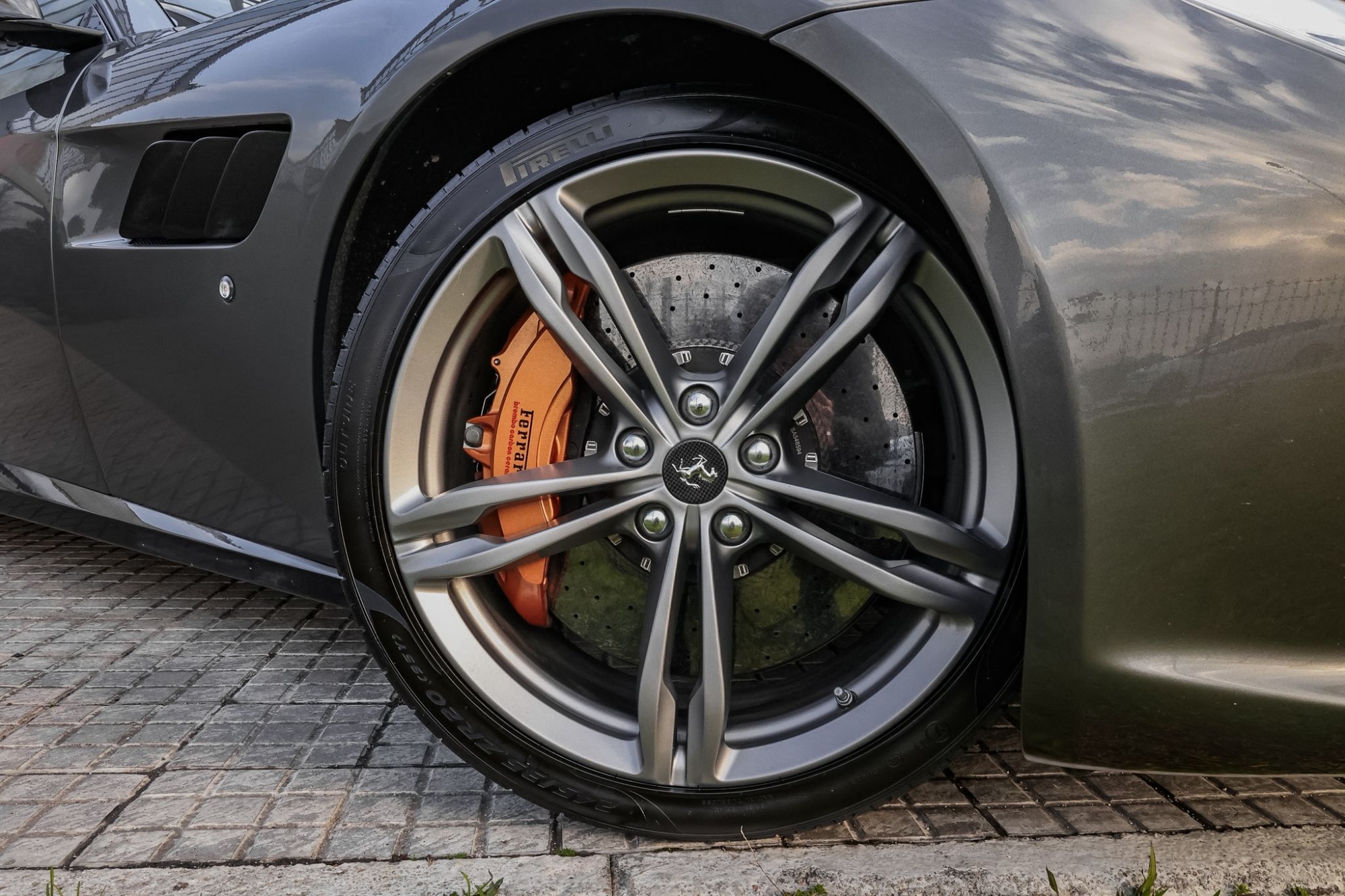 FERRARI GTC4 LUSSO V12