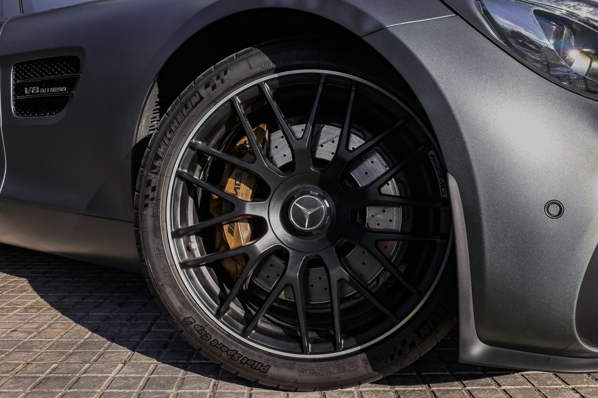 MERCEDES-BENZ AMG GT