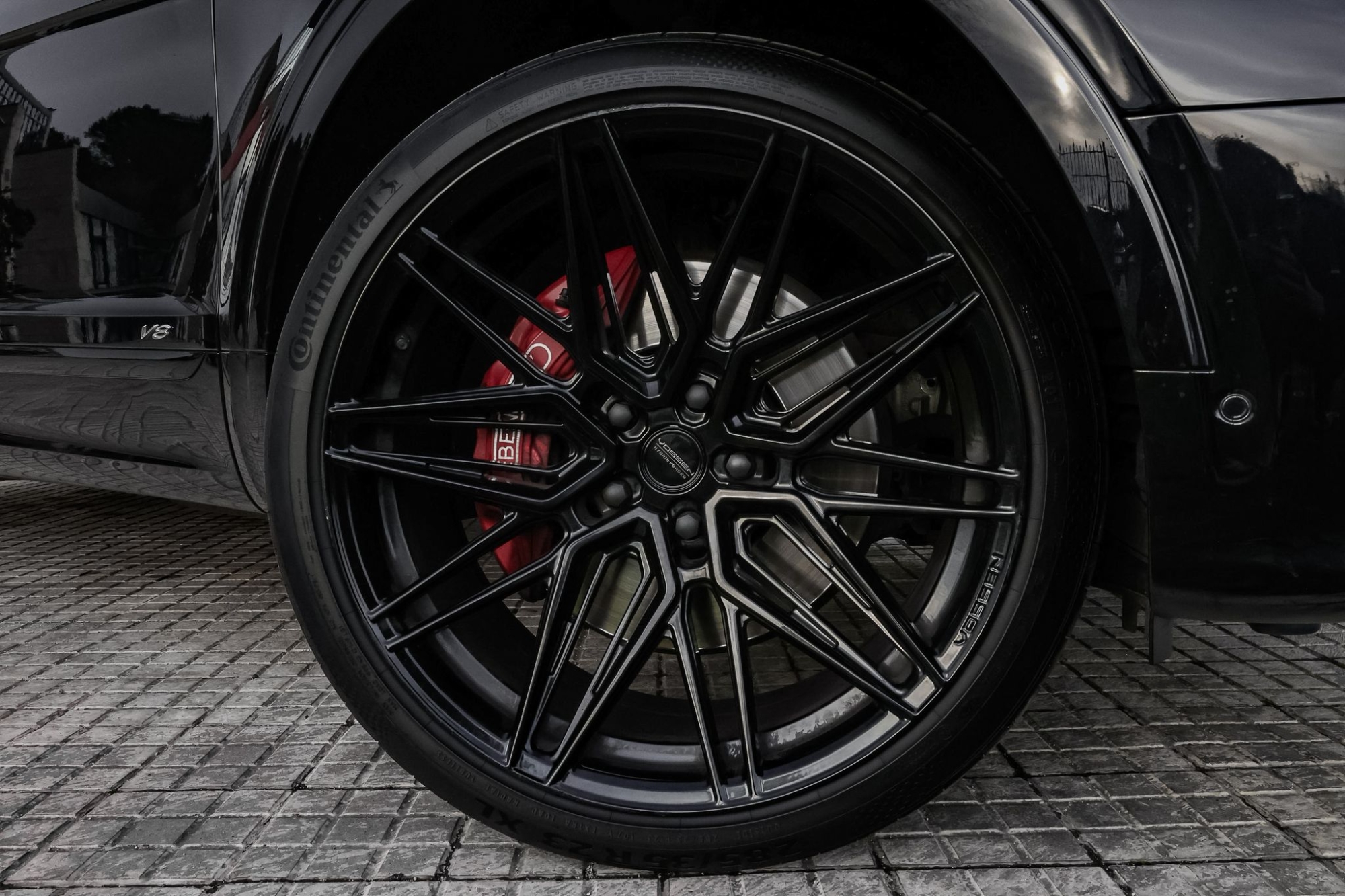 BENTLEY BENTAYGA FIRST EDITION