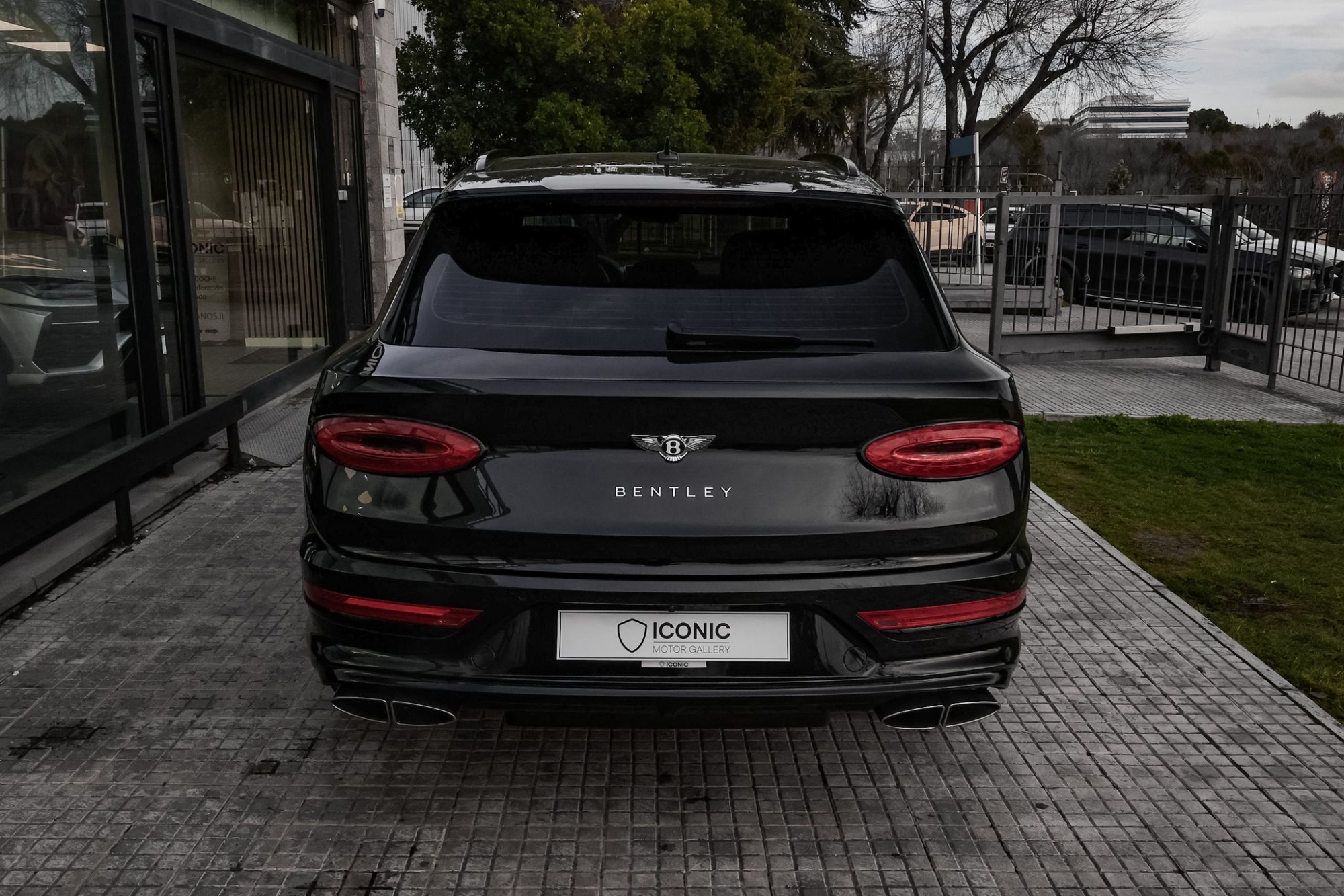 BENTLEY BENTAYGA FIRST EDITION