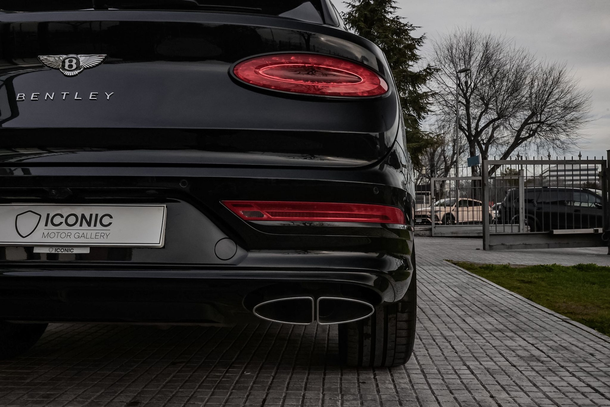 BENTLEY BENTAYGA FIRST EDITION