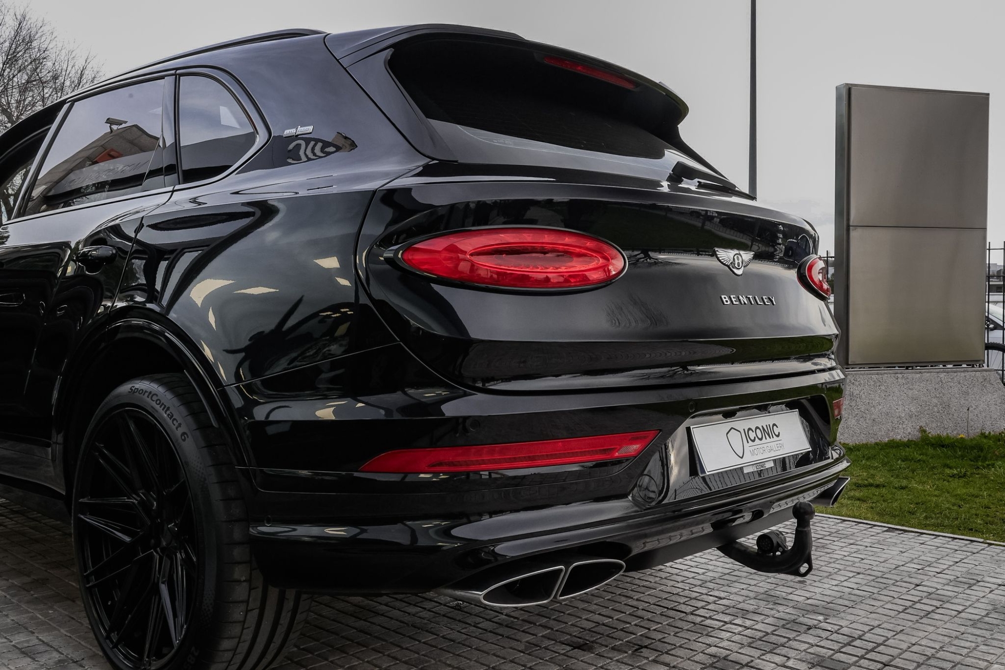 BENTLEY BENTAYGA FIRST EDITION