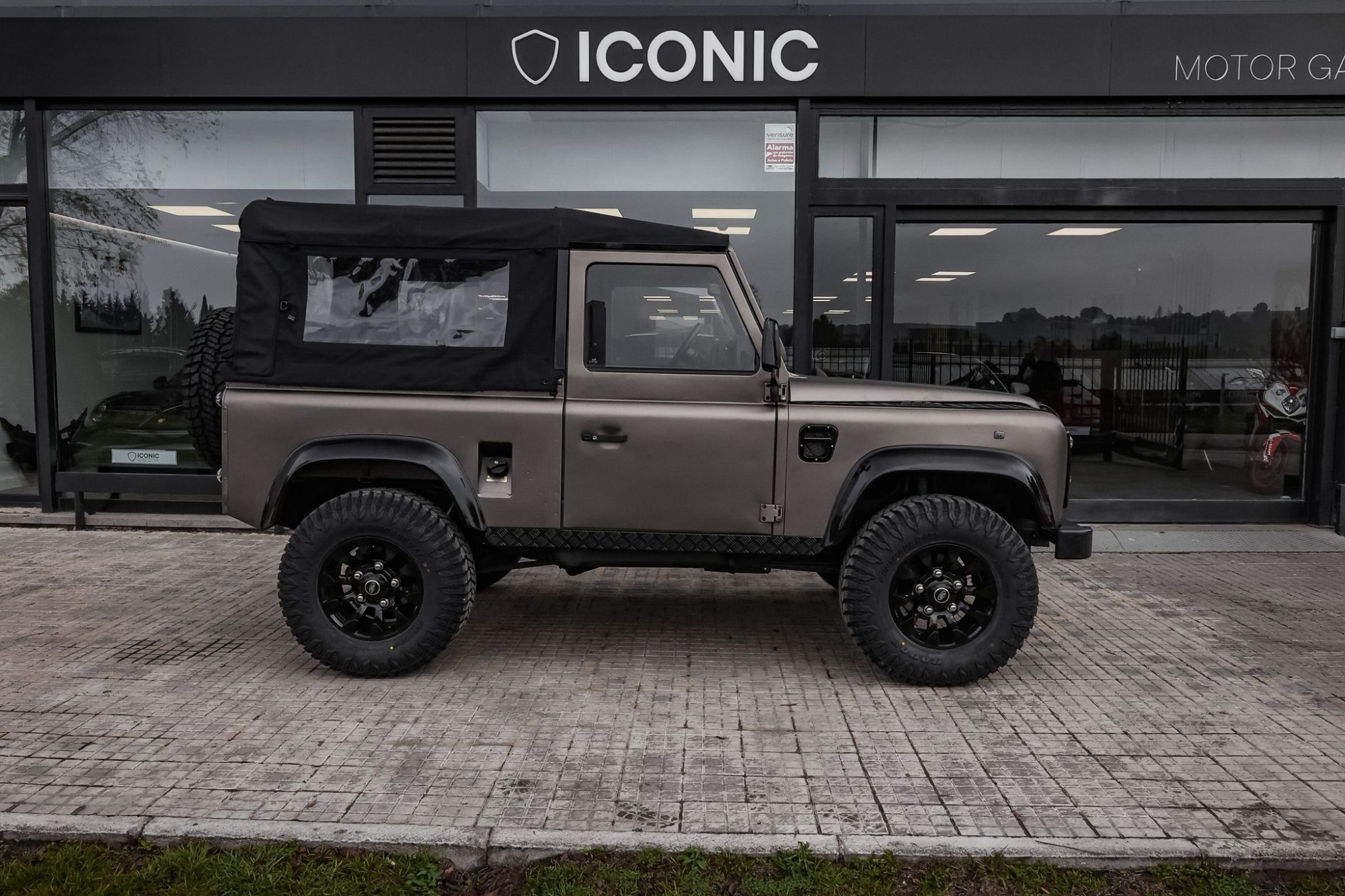 LAND ROVER DEFENDER 90 SOFT TOP
