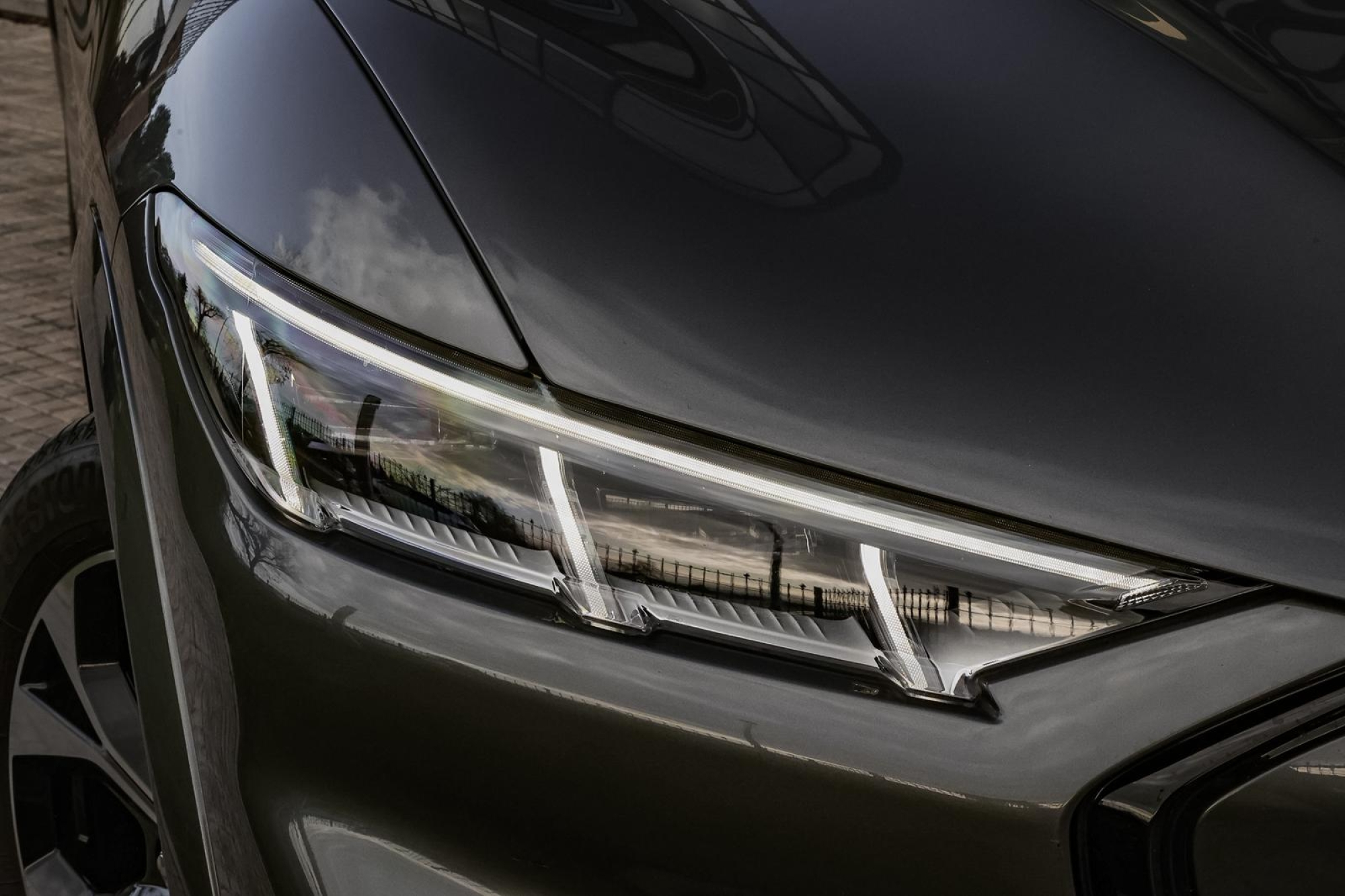 FORD MUSTANG MACH-E4X