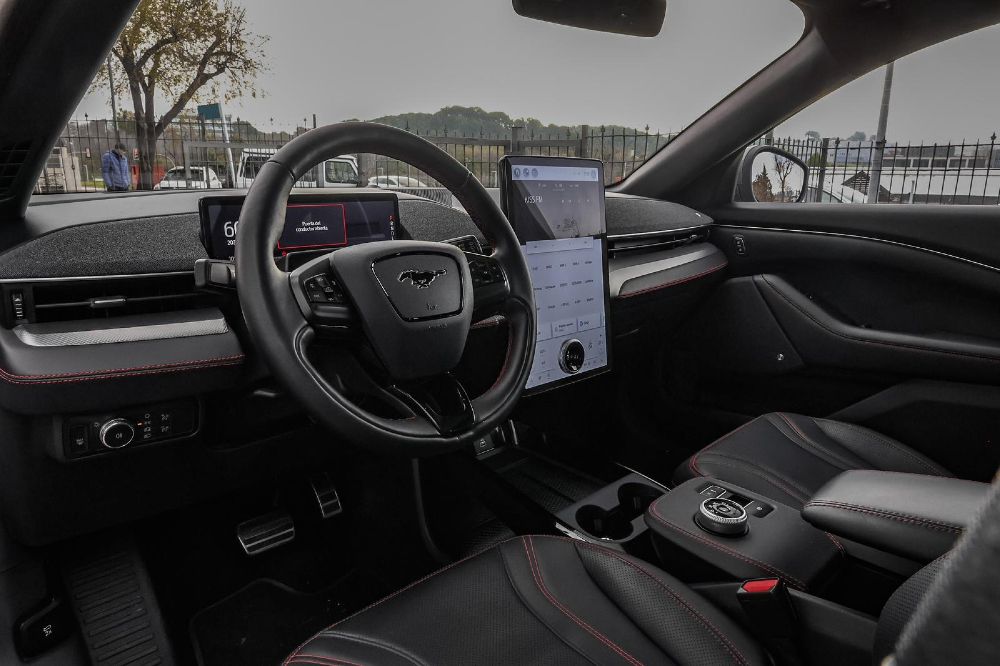 FORD MUSTANG MACH-E4X