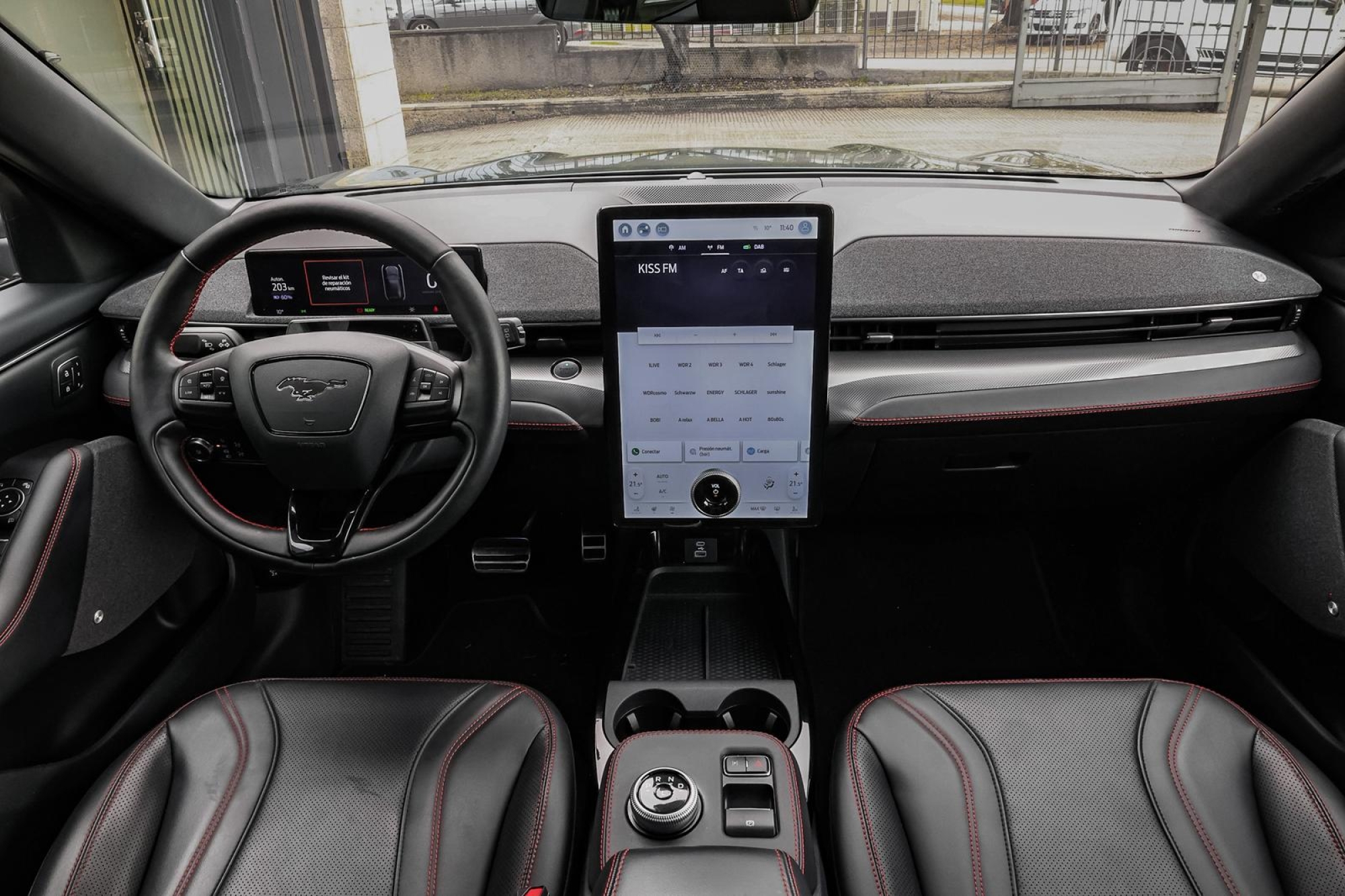 FORD MUSTANG MACH-E4X