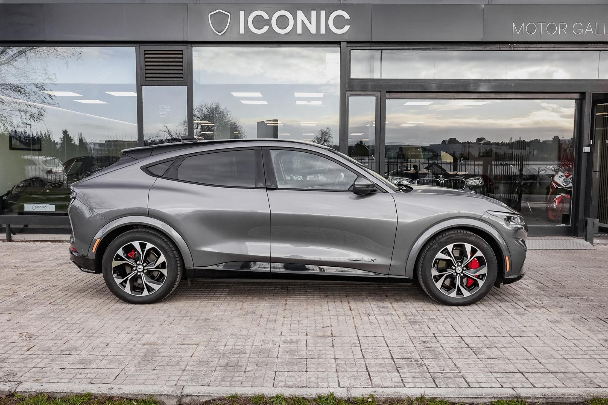 FORD MUSTANG MACH-E4X