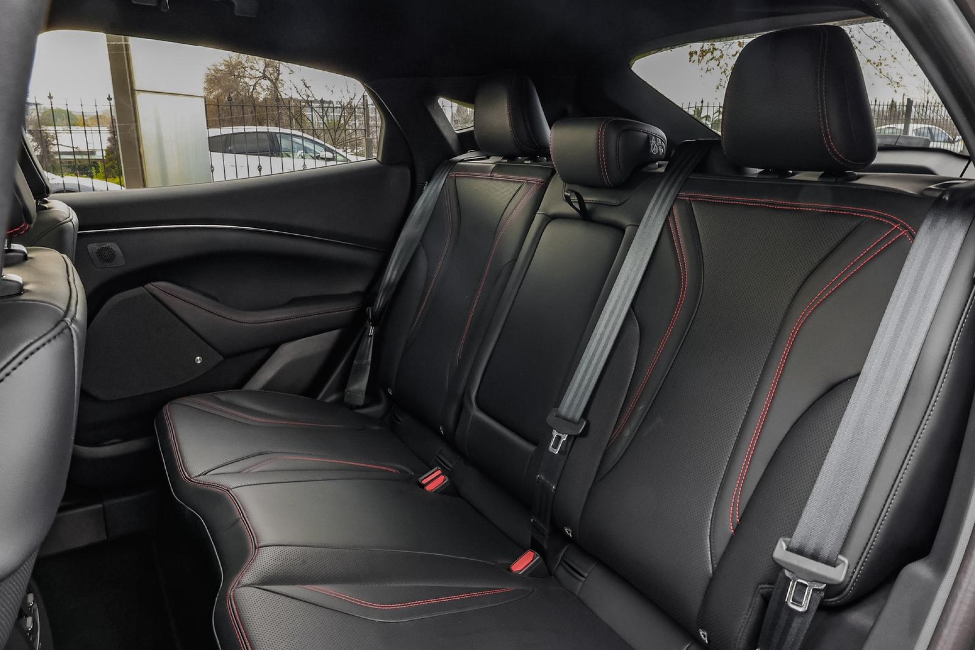 FORD MUSTANG MACH-E4X