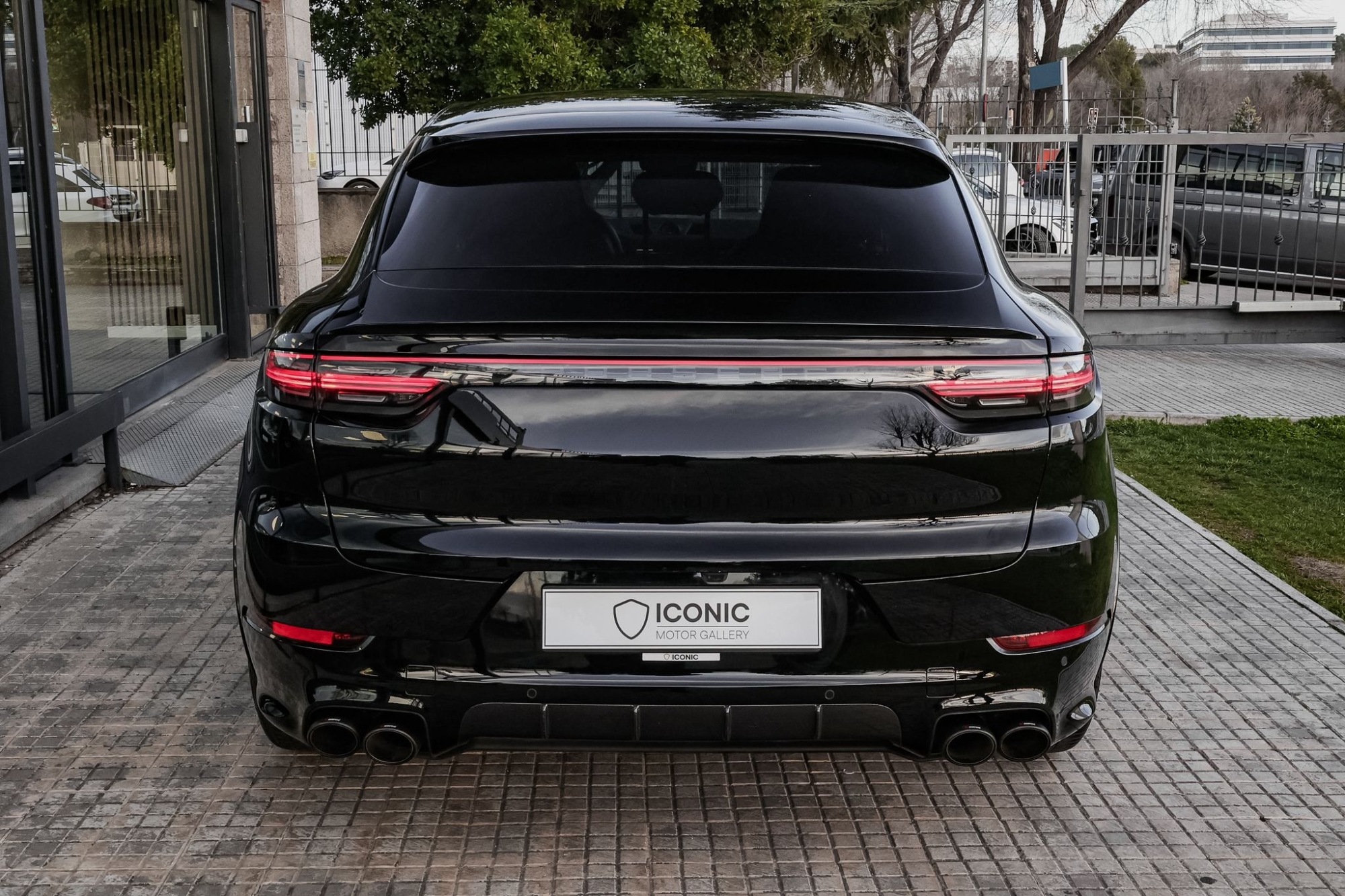 PORSCHE CAYENNE GTS COUPE AKRAPOVIC
