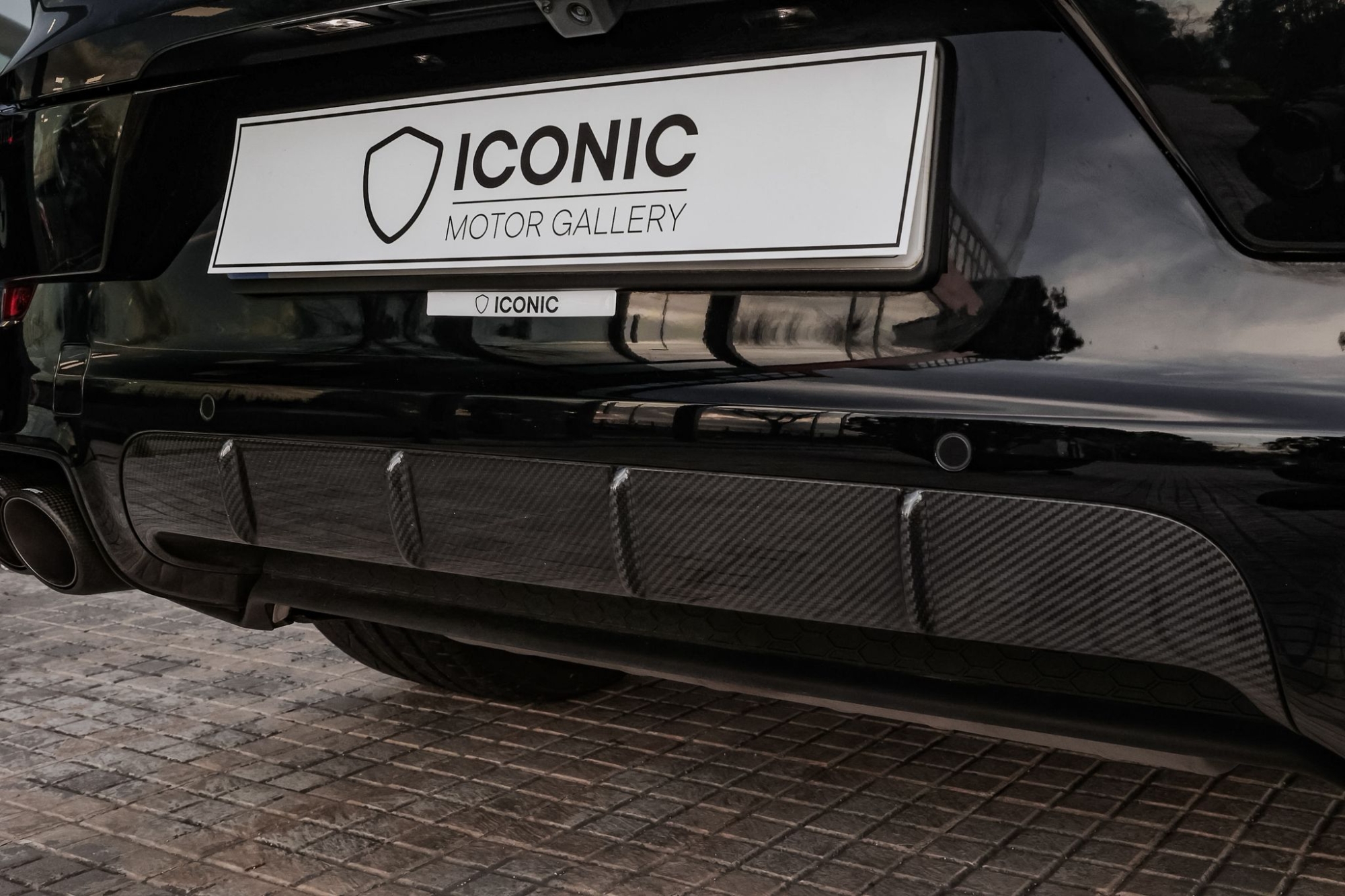 PORSCHE CAYENNE GTS COUPE AKRAPOVIC