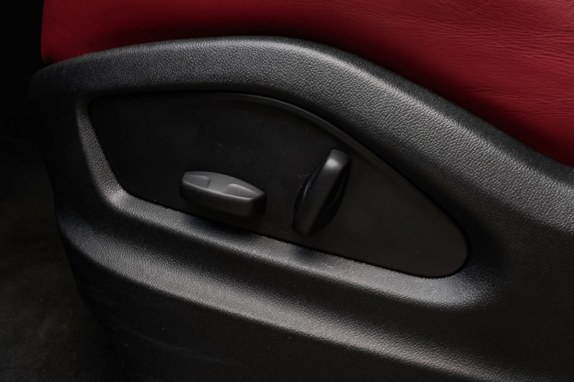 PORSCHE CAYENNE GTS COUPE AKRAPOVIC